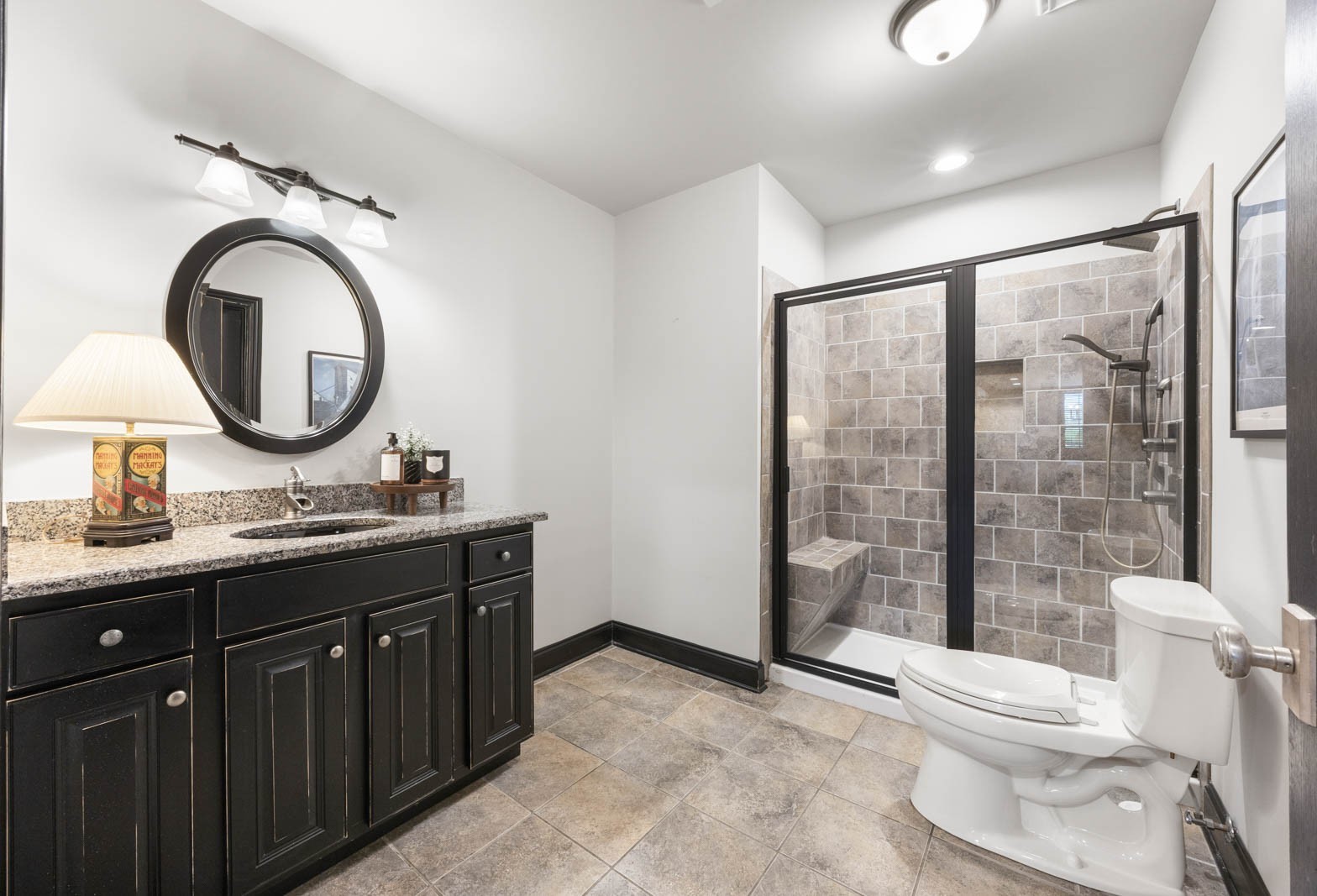 Clarksville, Tennessee, 37043, United States, 4 Bedrooms Bedrooms, ,5 BathroomsBathrooms,Residential,For Sale,1997798