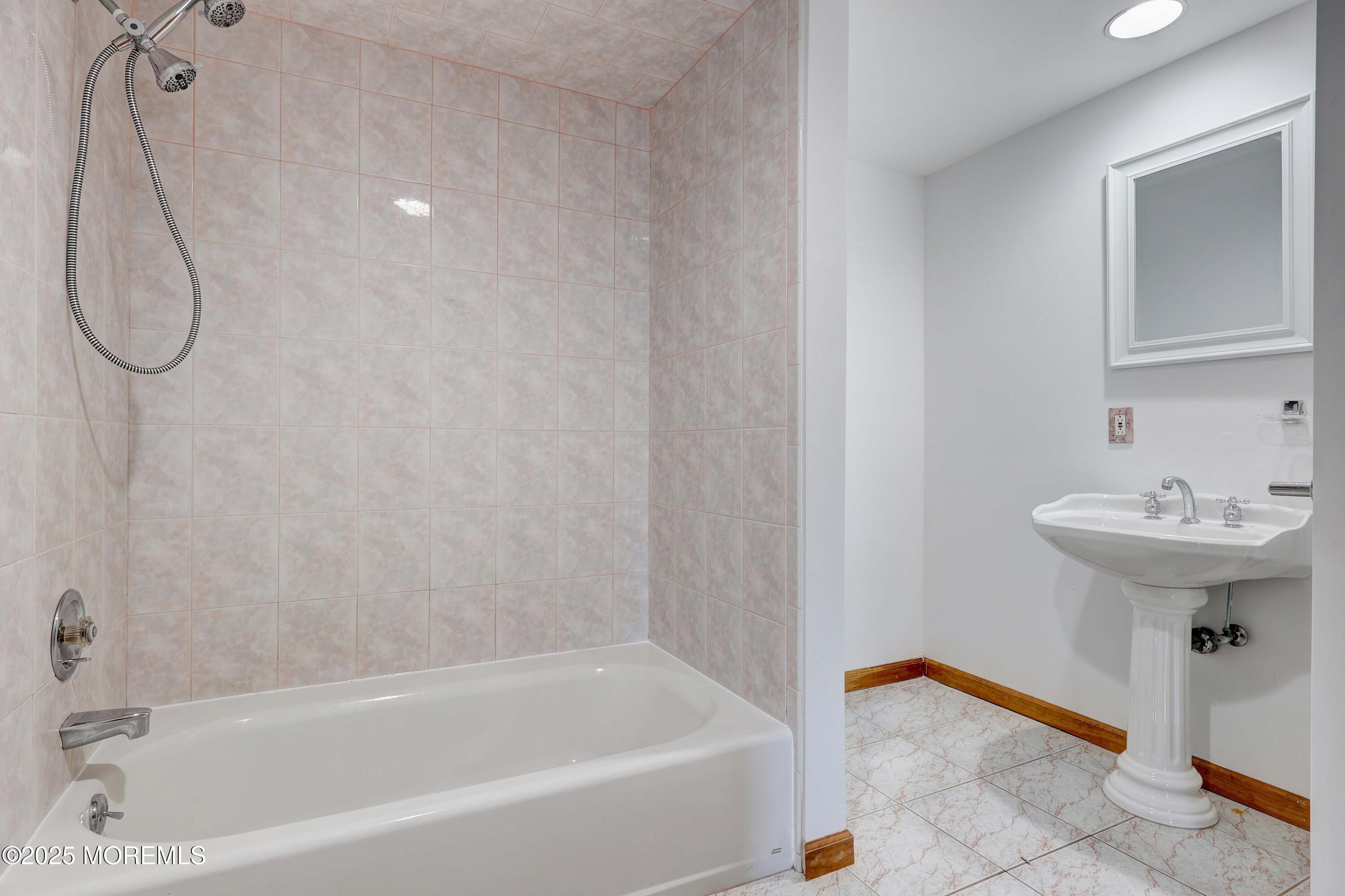 Port Monmouth, New Jersey, 07758, United States, 4 Bedrooms Bedrooms, ,3 BathroomsBathrooms,Residential,For Sale,1901599