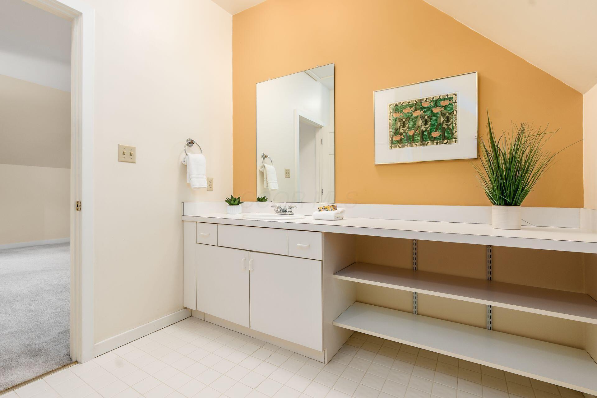 Columbus, Ohio, 43206, United States, 2 Bedrooms Bedrooms, ,3 BathroomsBathrooms,Residential,For Sale,1874605