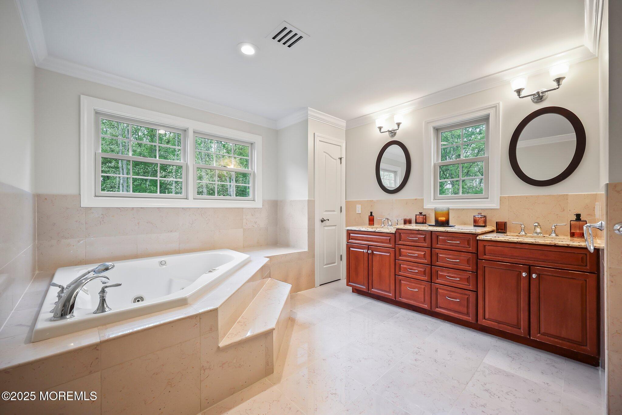 Millstone, New Jersey, 07726, United States, 5 Bedrooms Bedrooms, ,4 BathroomsBathrooms,Residential,For Sale,1804115