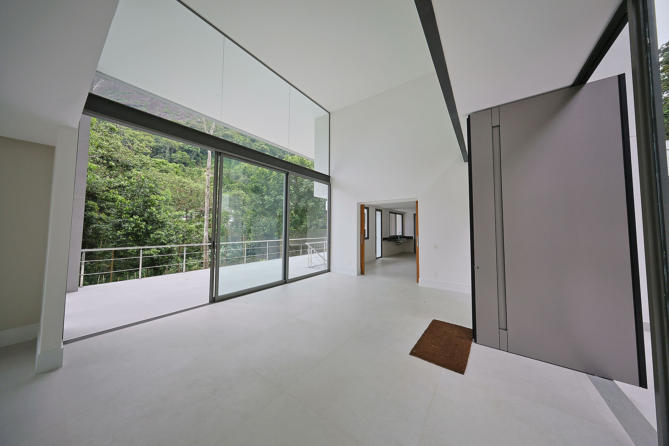  Triplex house with four suites and views of Pedra da Gávea in São Conrado - 物件實景
