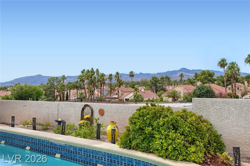 Henderson, Nevada, 89074, United States, 5 Bedrooms Bedrooms, ,2 BathroomsBathrooms,Residential,For Sale,2048039