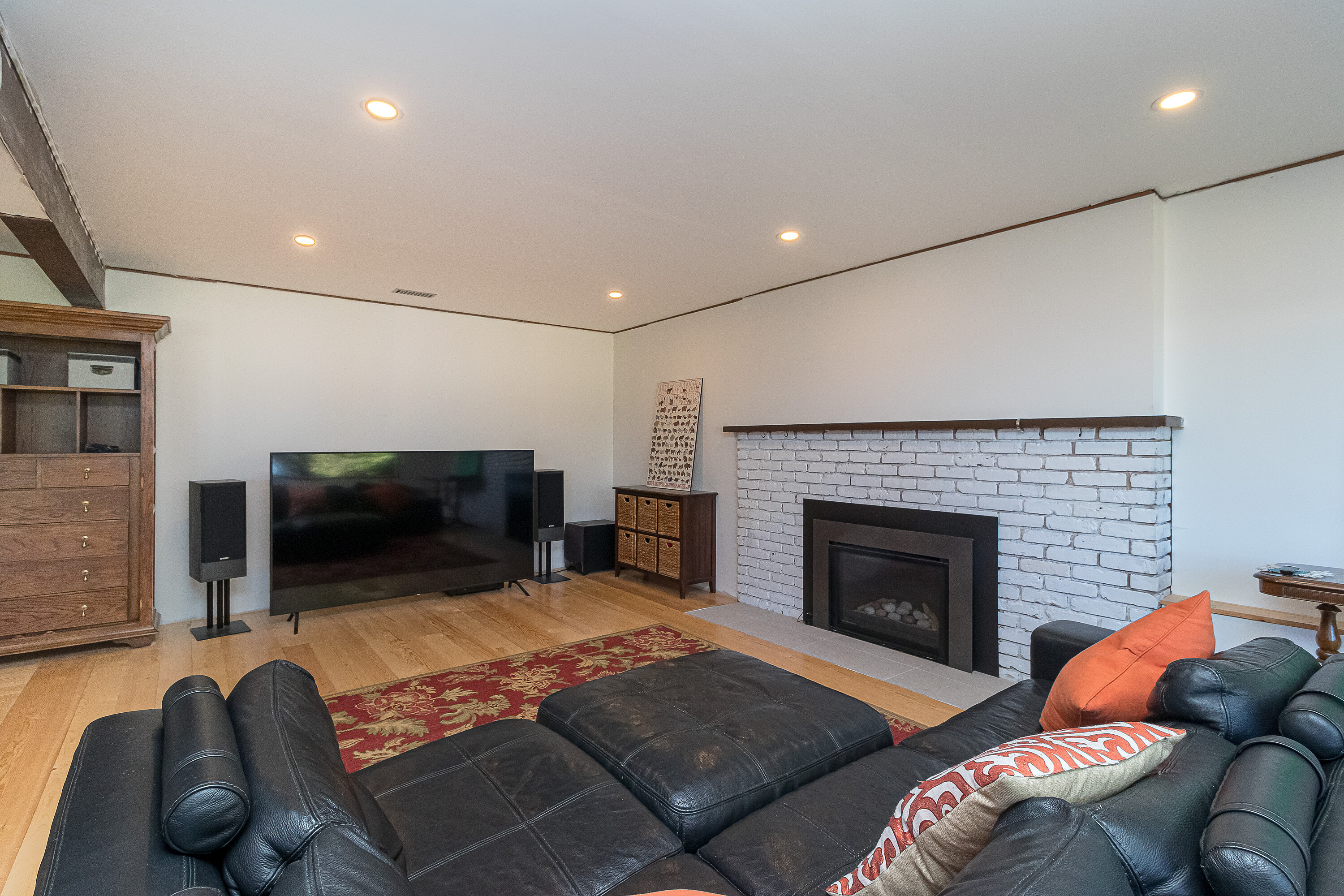  Prime Waterfront Home - 物件實景