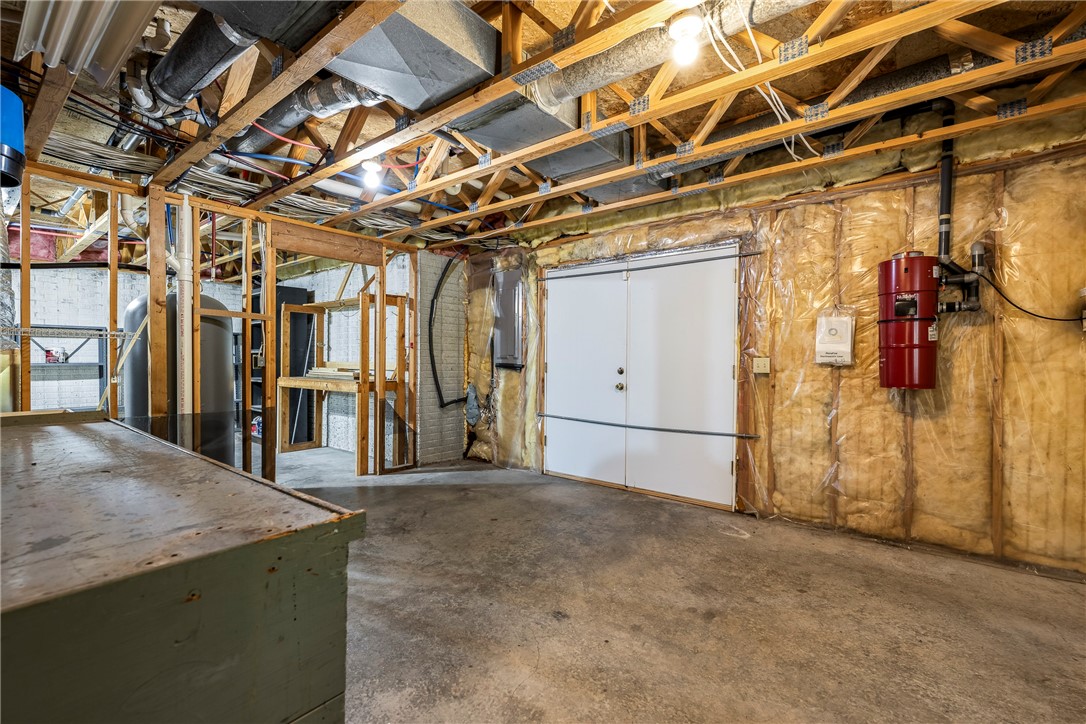 Bella Vista, Arkansas, 72715, United States, 3 Bedrooms Bedrooms, ,4 BathroomsBathrooms,Residential,For Sale,1924957