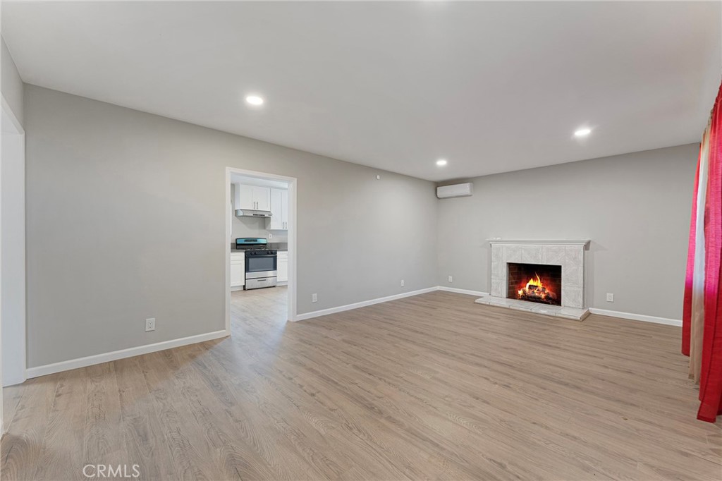 Montebello, California, 90640, United States, 7 Bedrooms Bedrooms, ,Residential,For Sale,1998725