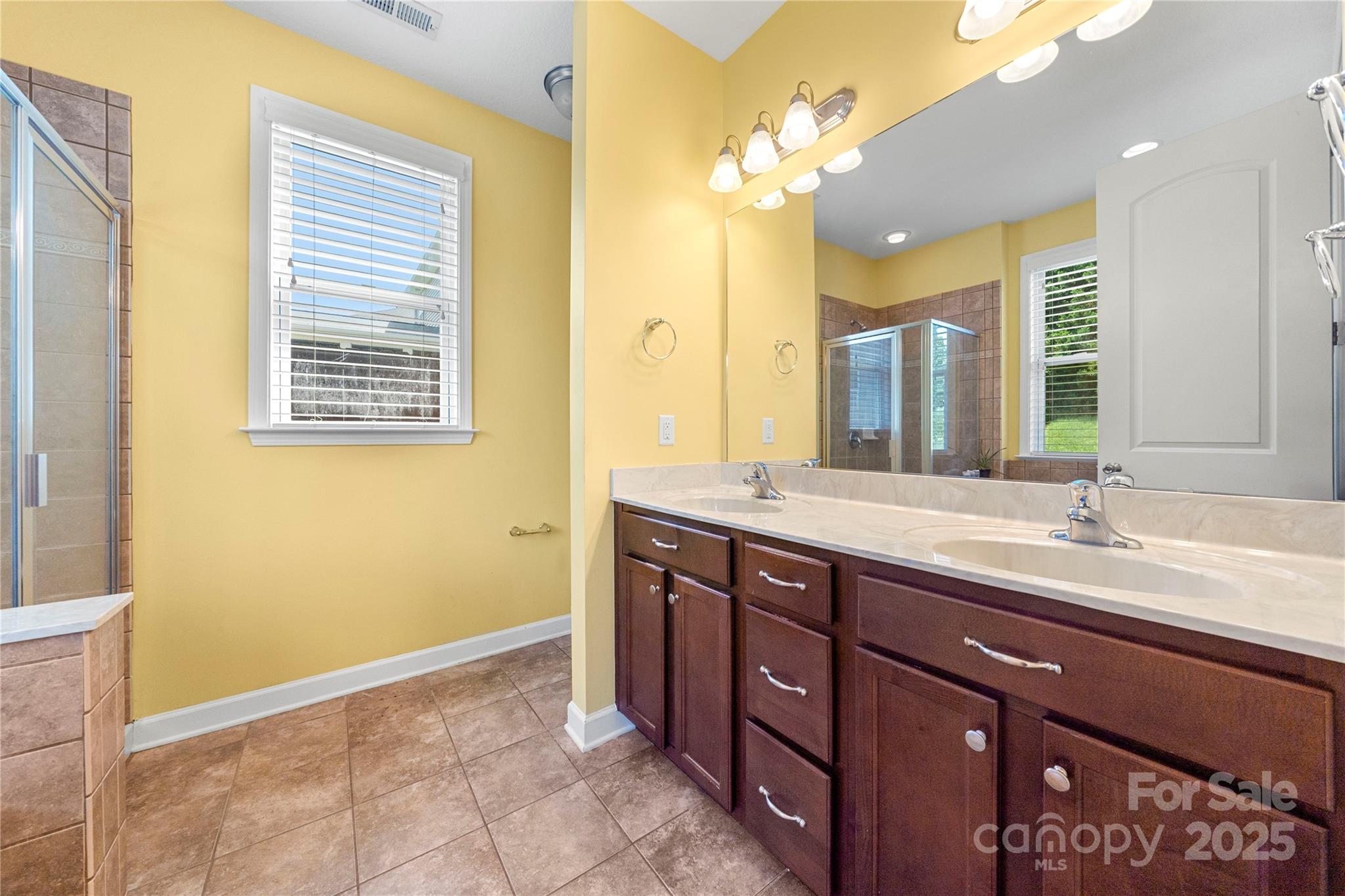 Belmont, North Carolina, 28012, United States, 4 Bedrooms Bedrooms, ,3 BathroomsBathrooms,Residential,For Sale,1866923