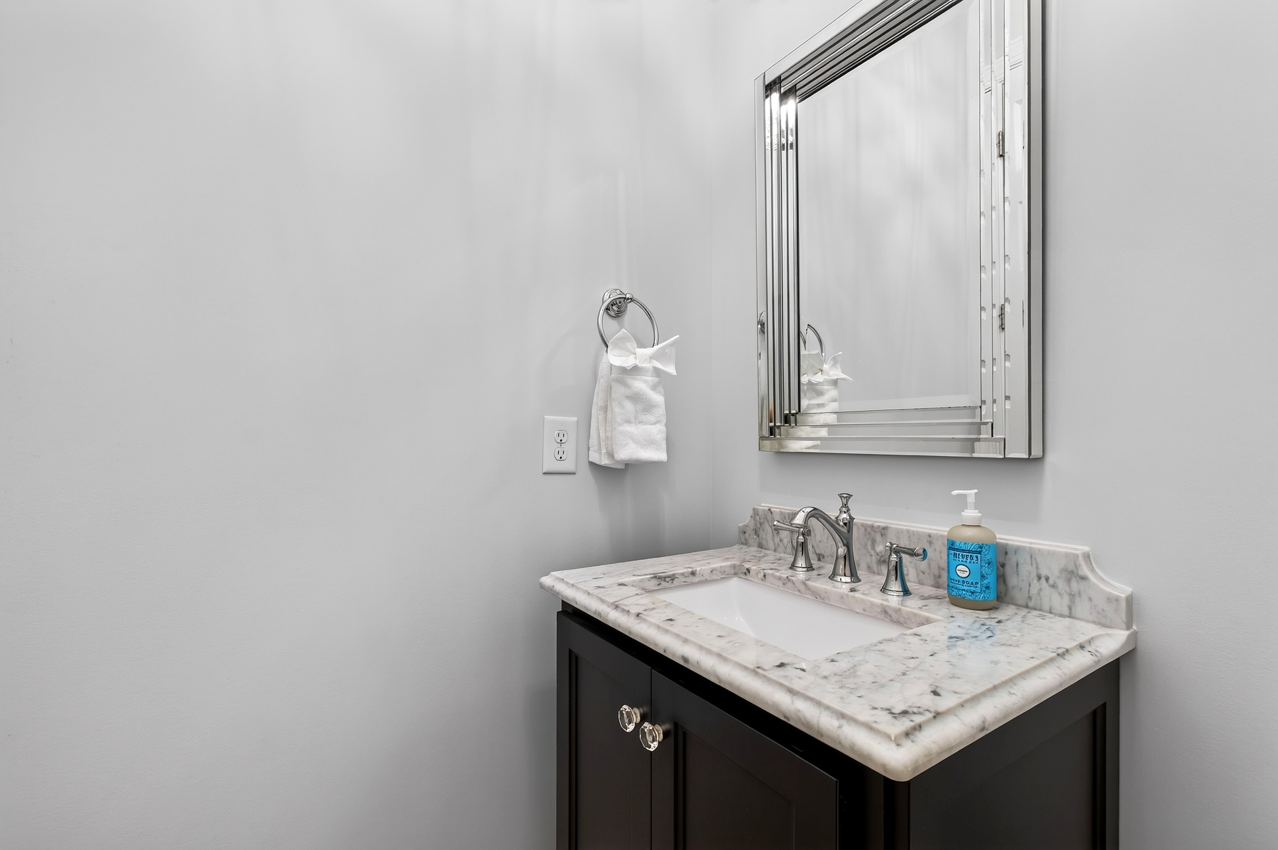  911 Canterbury Road, Raleigh, NC 27607 - 物件實景