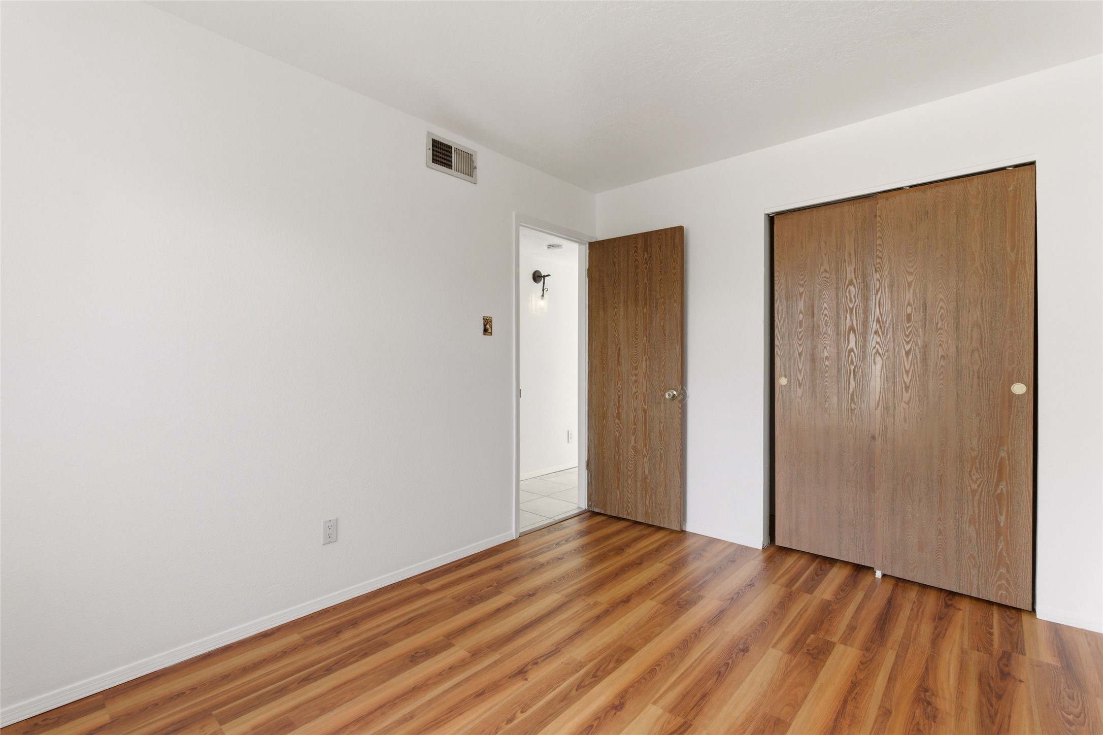  1448 Clark Road - 物件實景