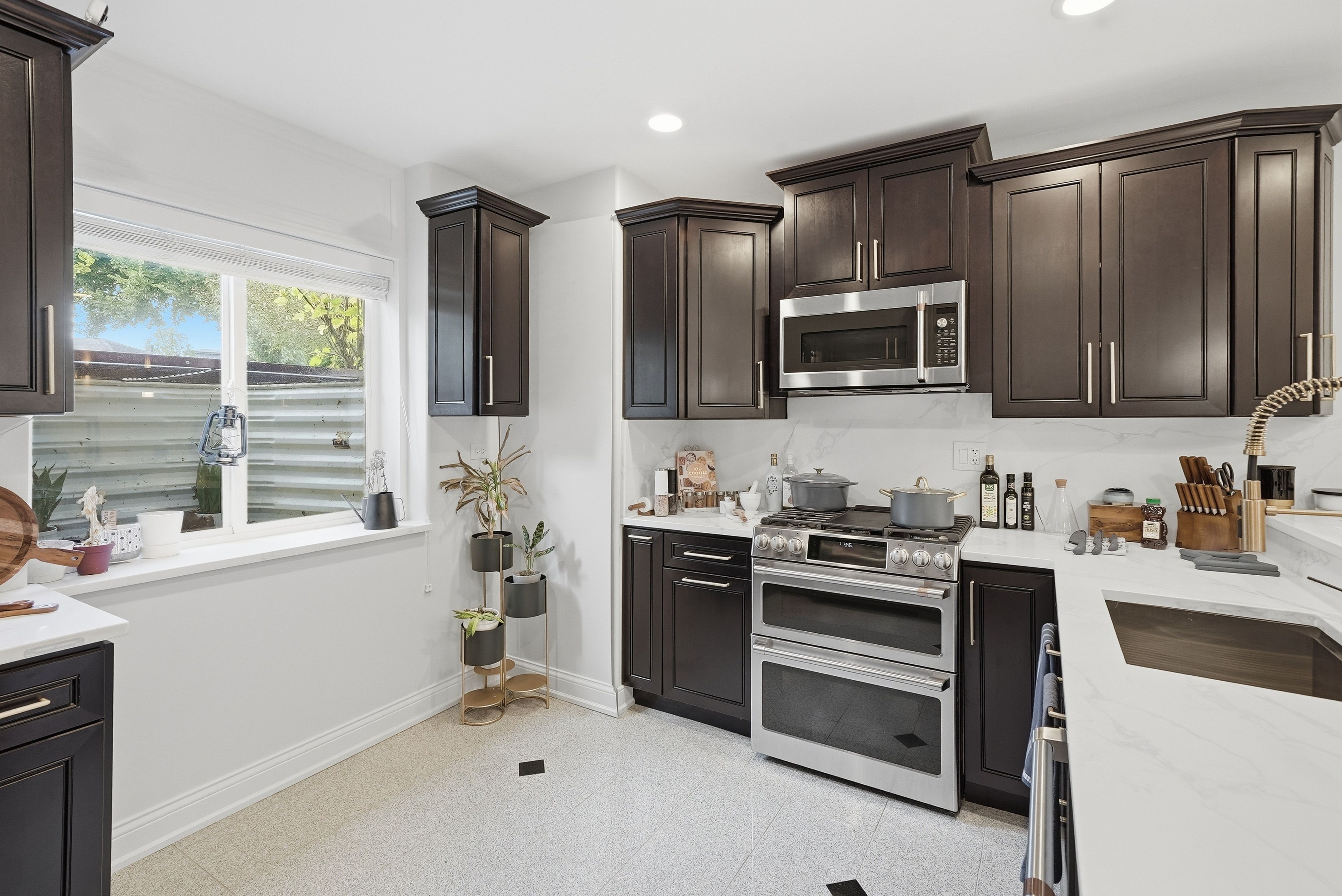  Perfectly Positioned in the Prestigious Golfview Hills Community of Hinsdale - 物件實景