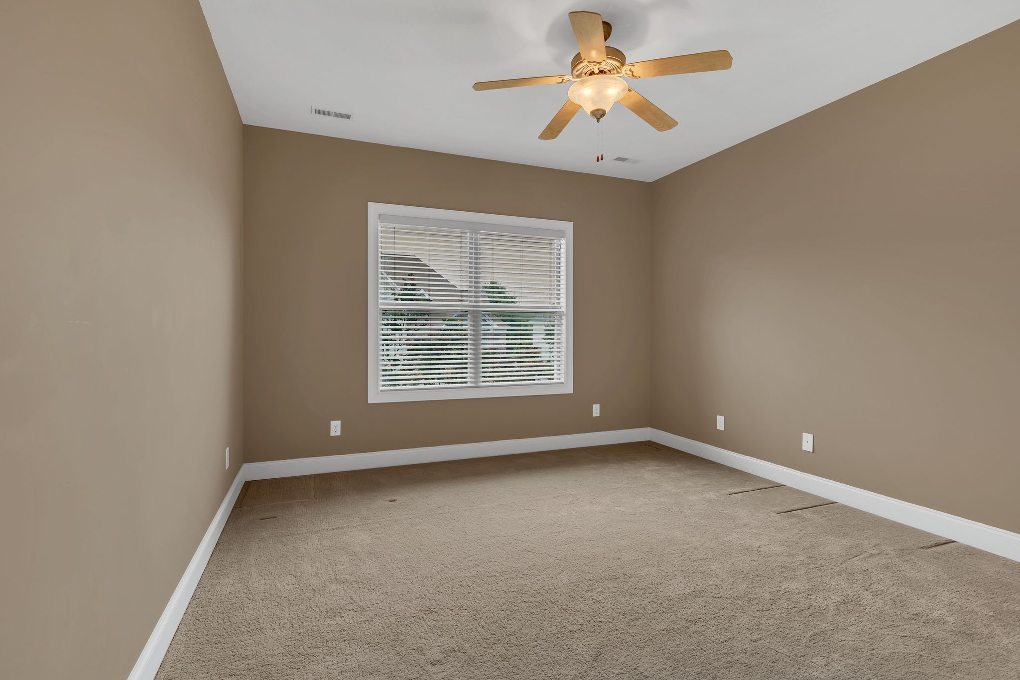 Goodlettsville, Tennessee, 37072, United States, 4 Bedrooms Bedrooms, ,4 BathroomsBathrooms,Residential,For Sale,2001545