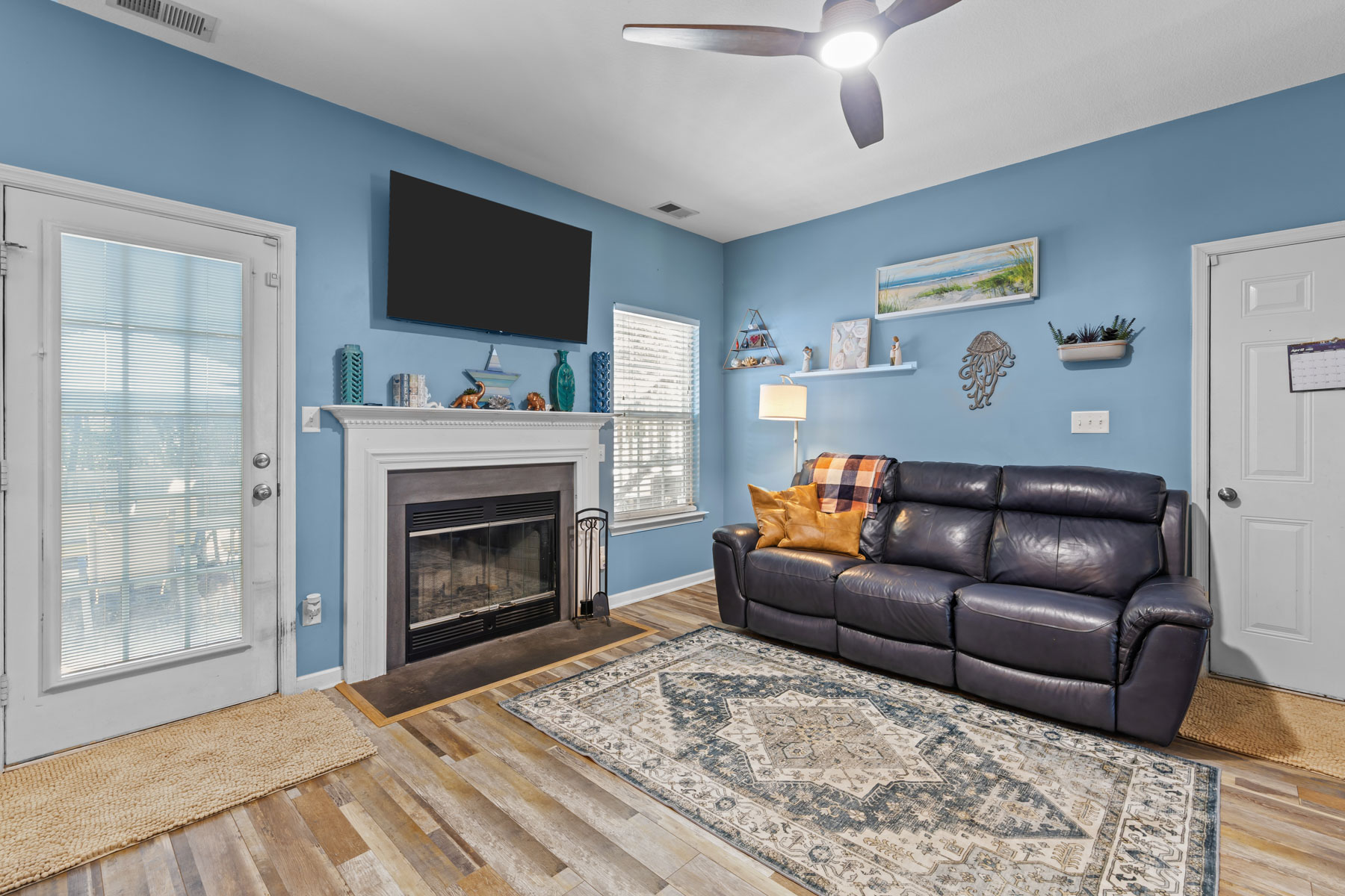  6823 Watch Harbour Circle, Hayes, VA 23072 - 物件實景