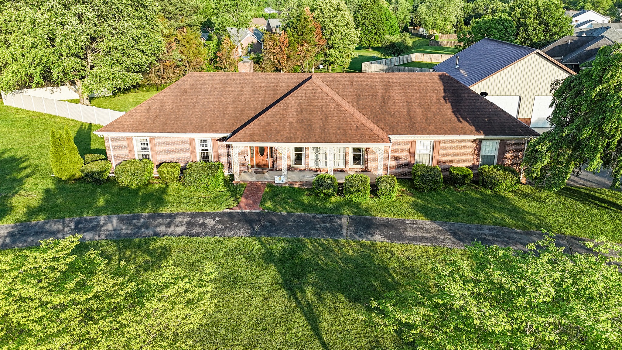 Tullahoma, Tennessee, 37388, United States, 3 Bedrooms Bedrooms, ,4 BathroomsBathrooms,Residential,For Sale,1794204