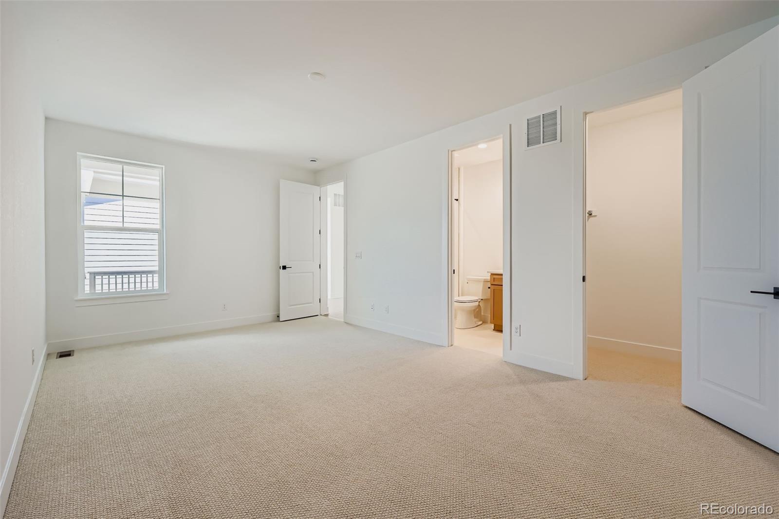 Castle Rock, Colorado, 80104, United States, 2 Bedrooms Bedrooms, ,3 BathroomsBathrooms,Residential,For Sale,1828537