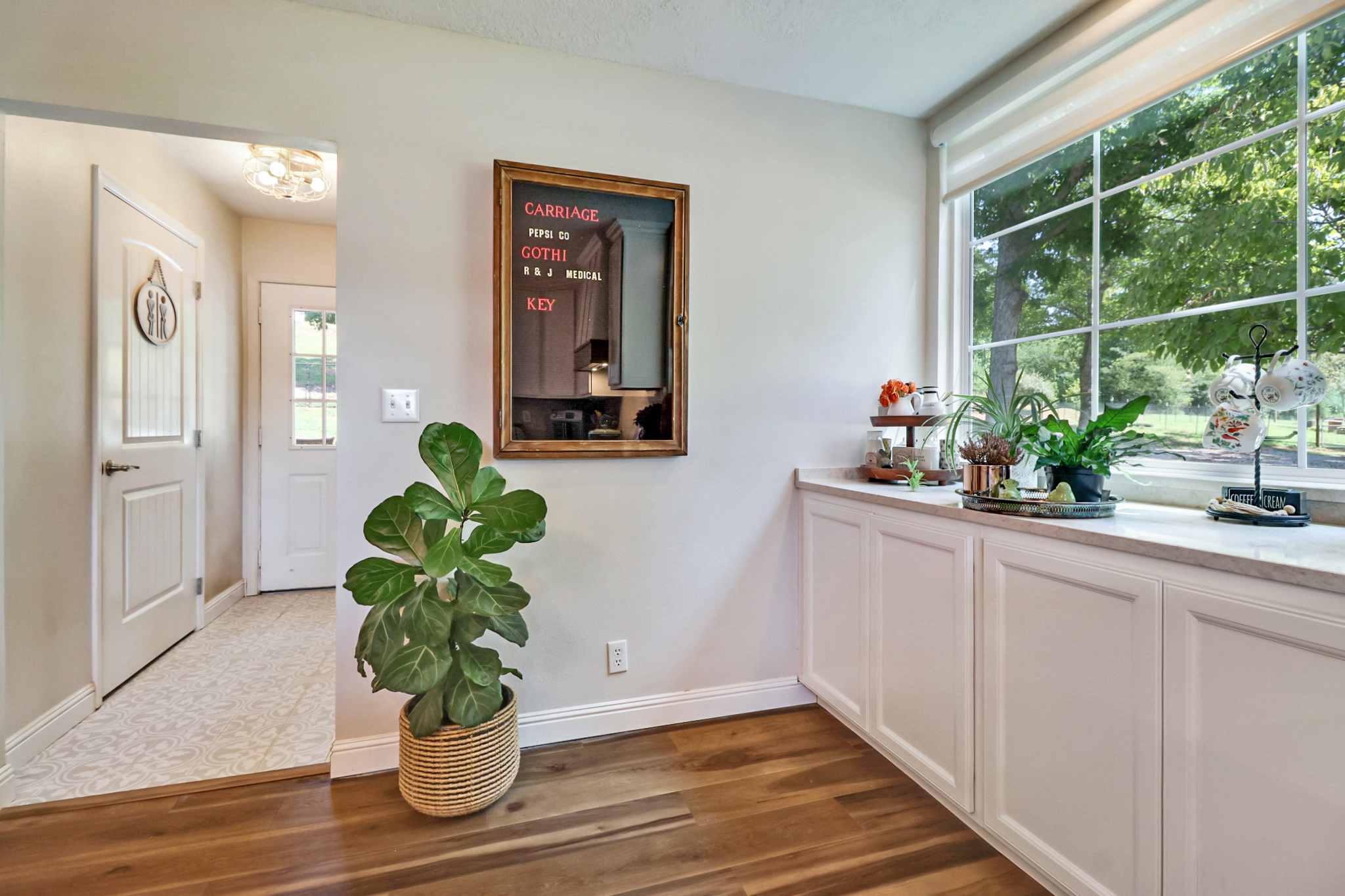 Rockwood, Tennessee, 37854, United States, 4 Bedrooms Bedrooms, ,3 BathroomsBathrooms,Residential,For Sale,2011403