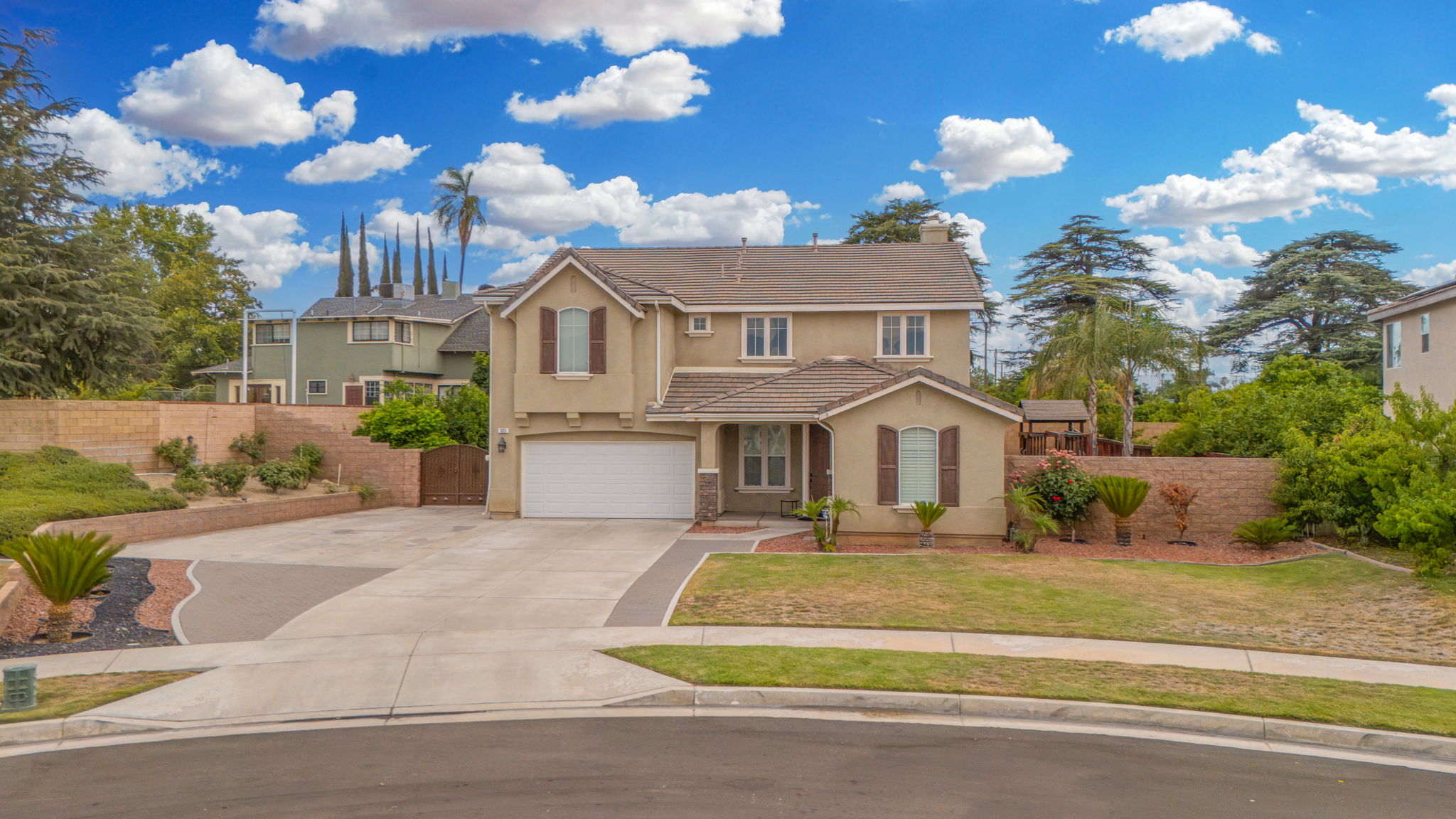 Redlands, California, 92374, United States, 6 Bedrooms Bedrooms, ,4 BathroomsBathrooms,Residential,For Sale,1923576