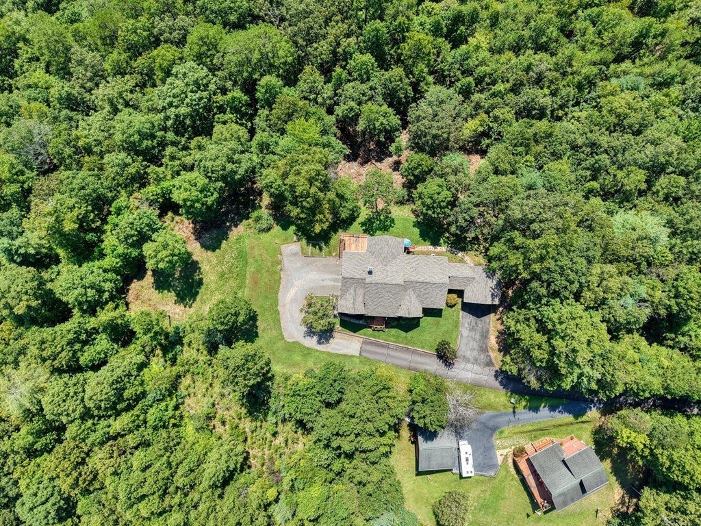 Murphy, North Carolina, 28906, United States, 3 Bedrooms Bedrooms, ,2 BathroomsBathrooms,Residential,For Sale,1926977