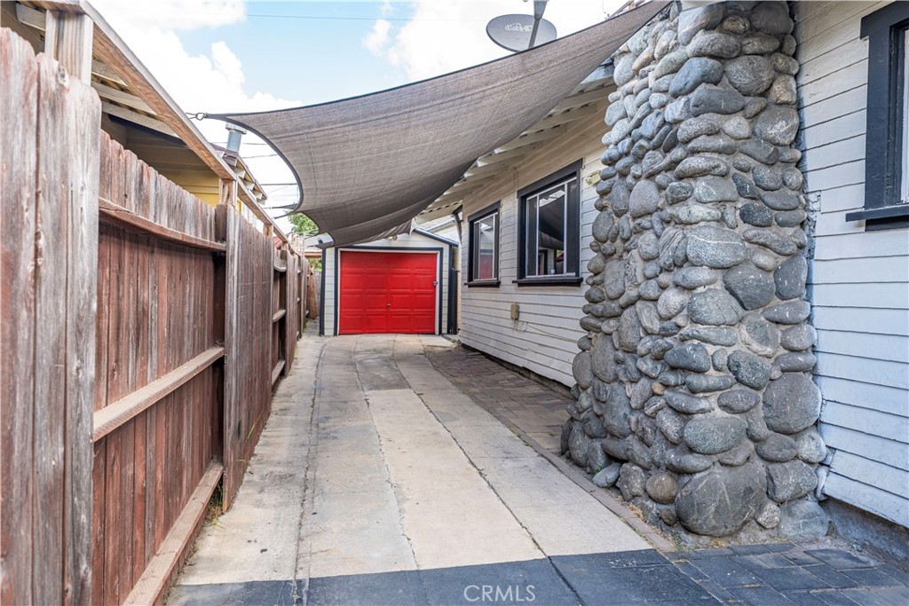 Los Angeles, California, 90011, United States, 4 Bedrooms Bedrooms, ,3 BathroomsBathrooms,Residential,For Sale,1984518