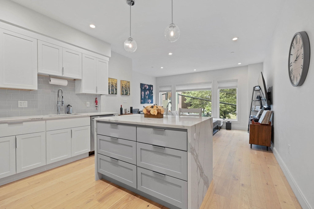 Boston, Massachusetts, 02128, United States, 2 Bedrooms Bedrooms, ,2 BathroomsBathrooms,Residential,For Sale,1984117