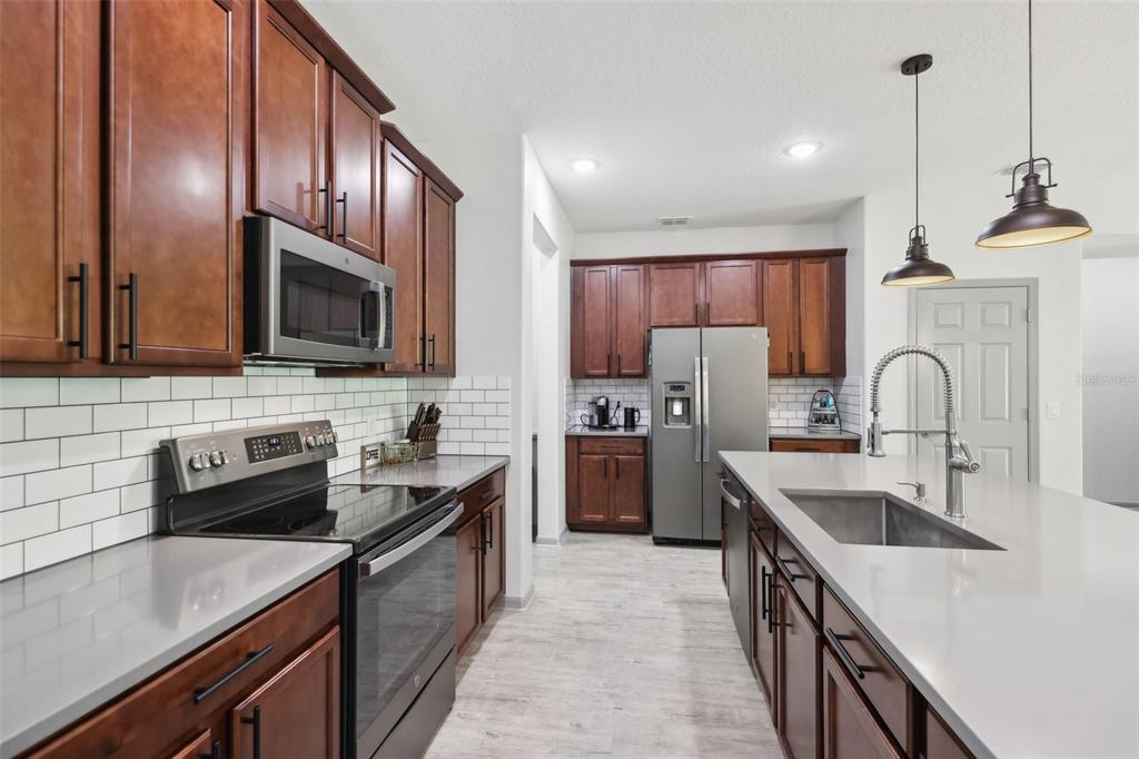 Clermont, Florida, 34711, United States, 5 Bedrooms Bedrooms, ,3 BathroomsBathrooms,Residential,For Sale,1840376