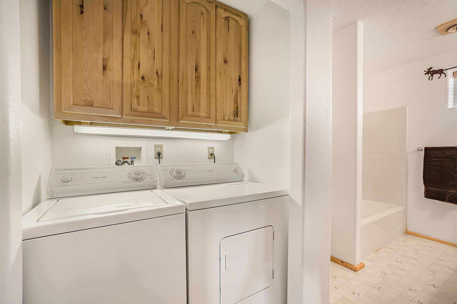  where  the mountains meet mccoy - 物件實景