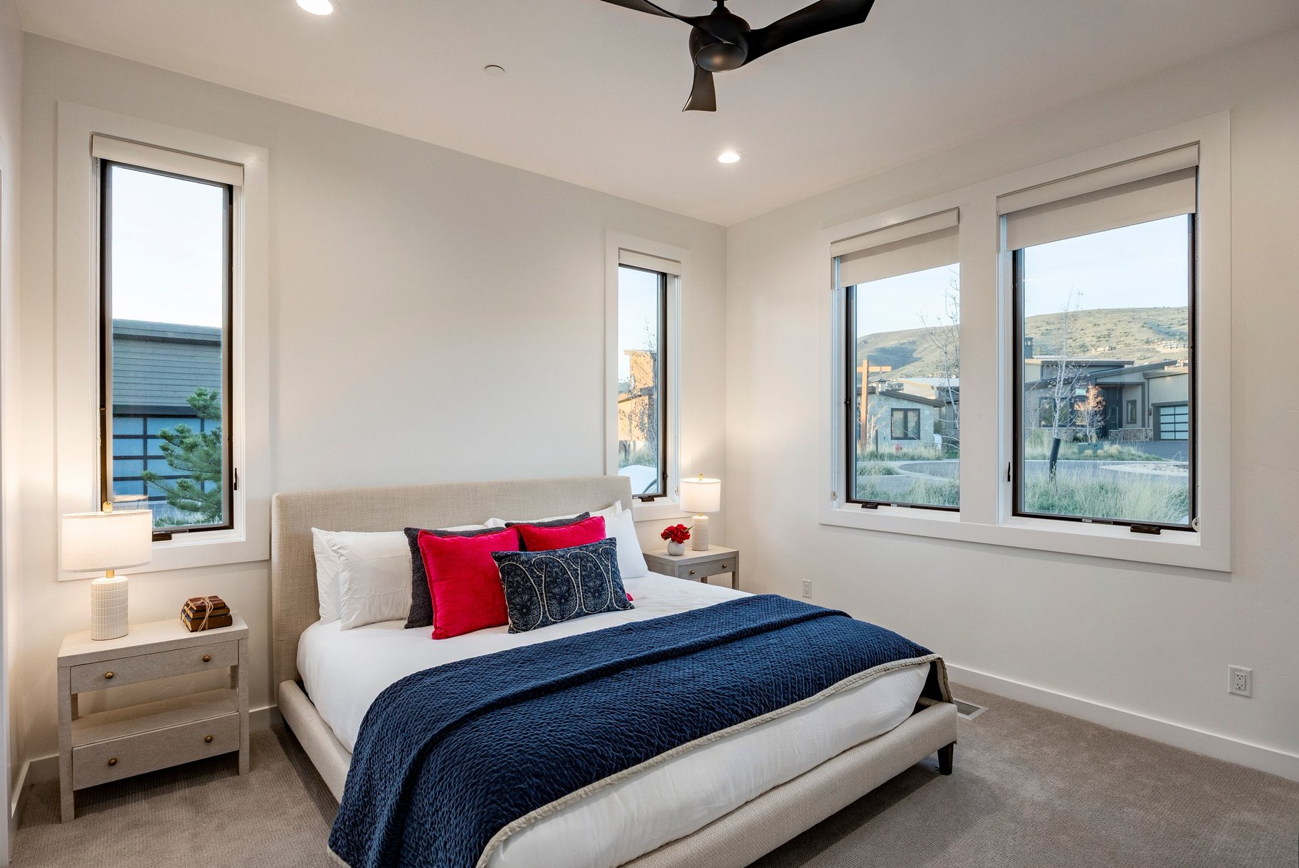  Modern Red Ledges home with Full Golf Membership Available - Fully Furnished - 物件實景