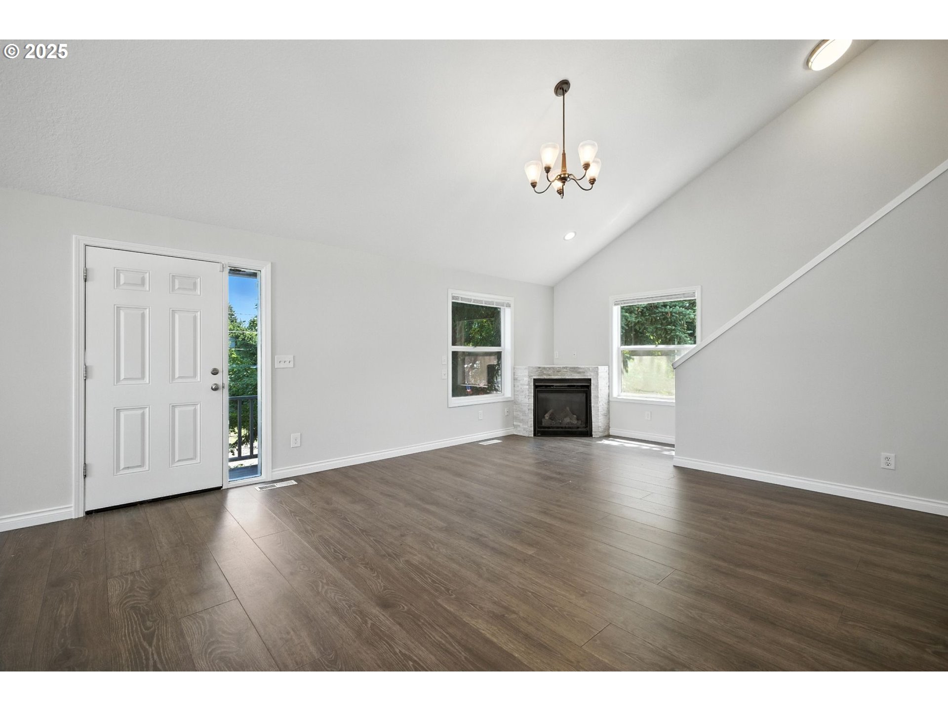 Portland, Oregon, 97266, United States, ,Residential,For Sale,1865465