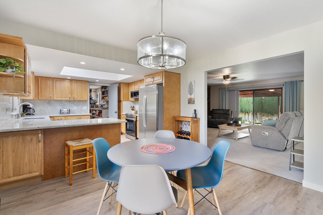 Hollister, California, 95023, United States, 3 Bedrooms Bedrooms, ,2 BathroomsBathrooms,Residential,For Sale,1882231