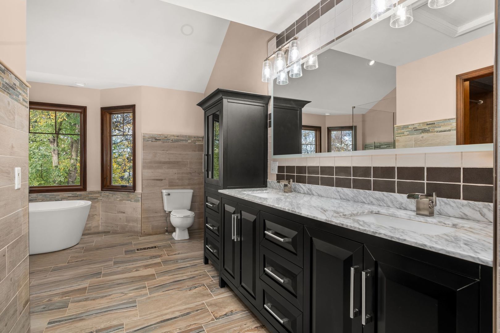 West Chicago, Illinois, 60185, United States, 4 Bedrooms Bedrooms, ,4 BathroomsBathrooms,Residential,For Sale,1991101