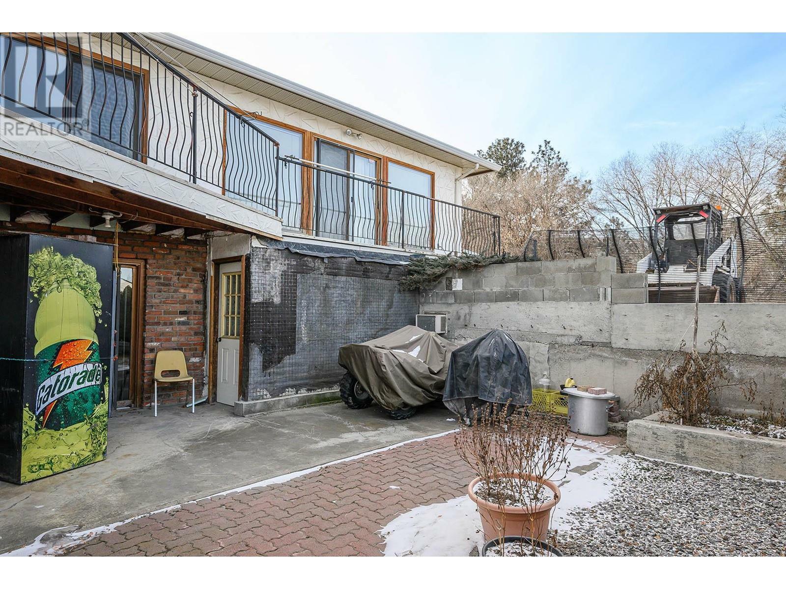 KAMLOOPS, British Columbia, V2C 1B3, CA, 4 Bedrooms Bedrooms, ,3 BathroomsBathrooms,Residential,For Sale,1839127