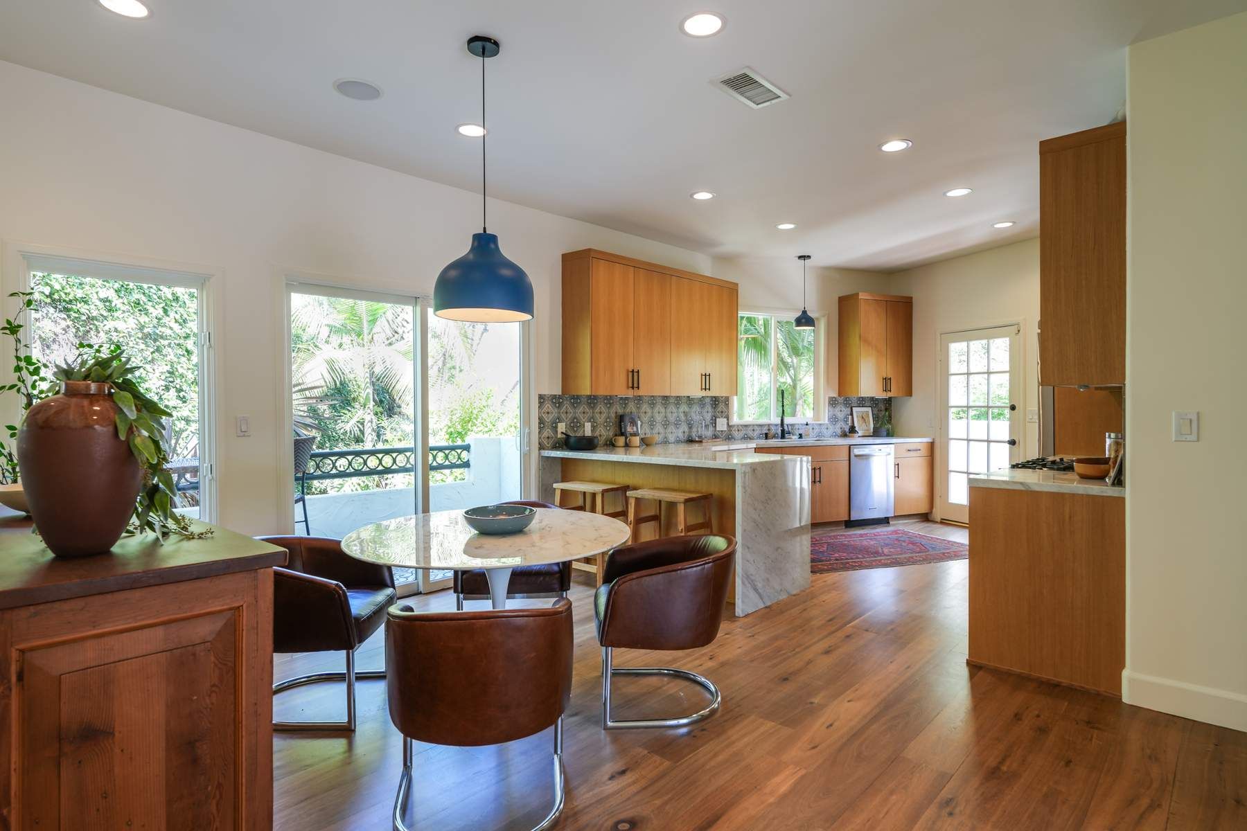  2216 East Live Oak Drive - 物件實景