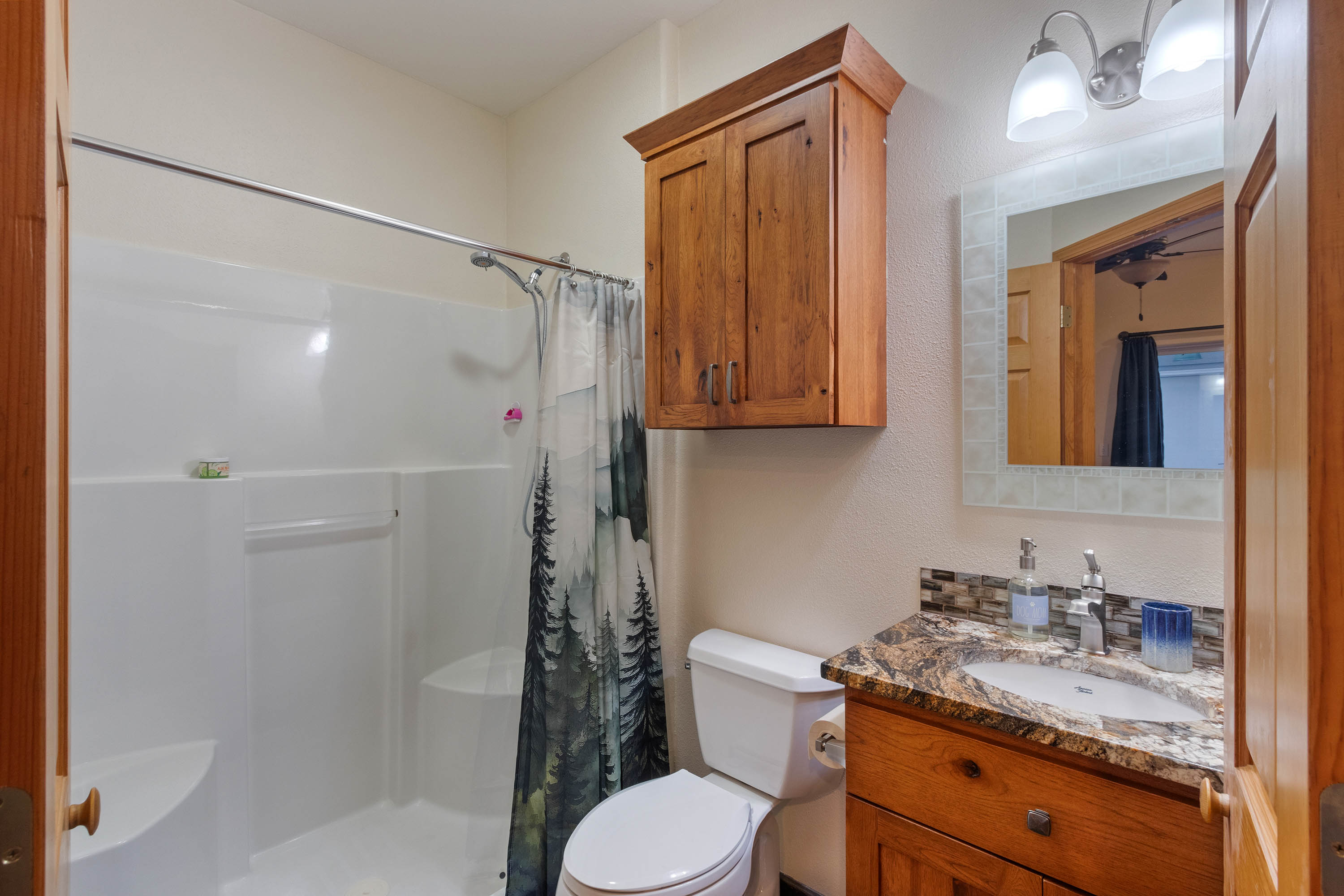 Hope, Idaho, 83836, United States, 2 Bedrooms Bedrooms, ,1 BathroomBathrooms,Residential,For Sale,2010313