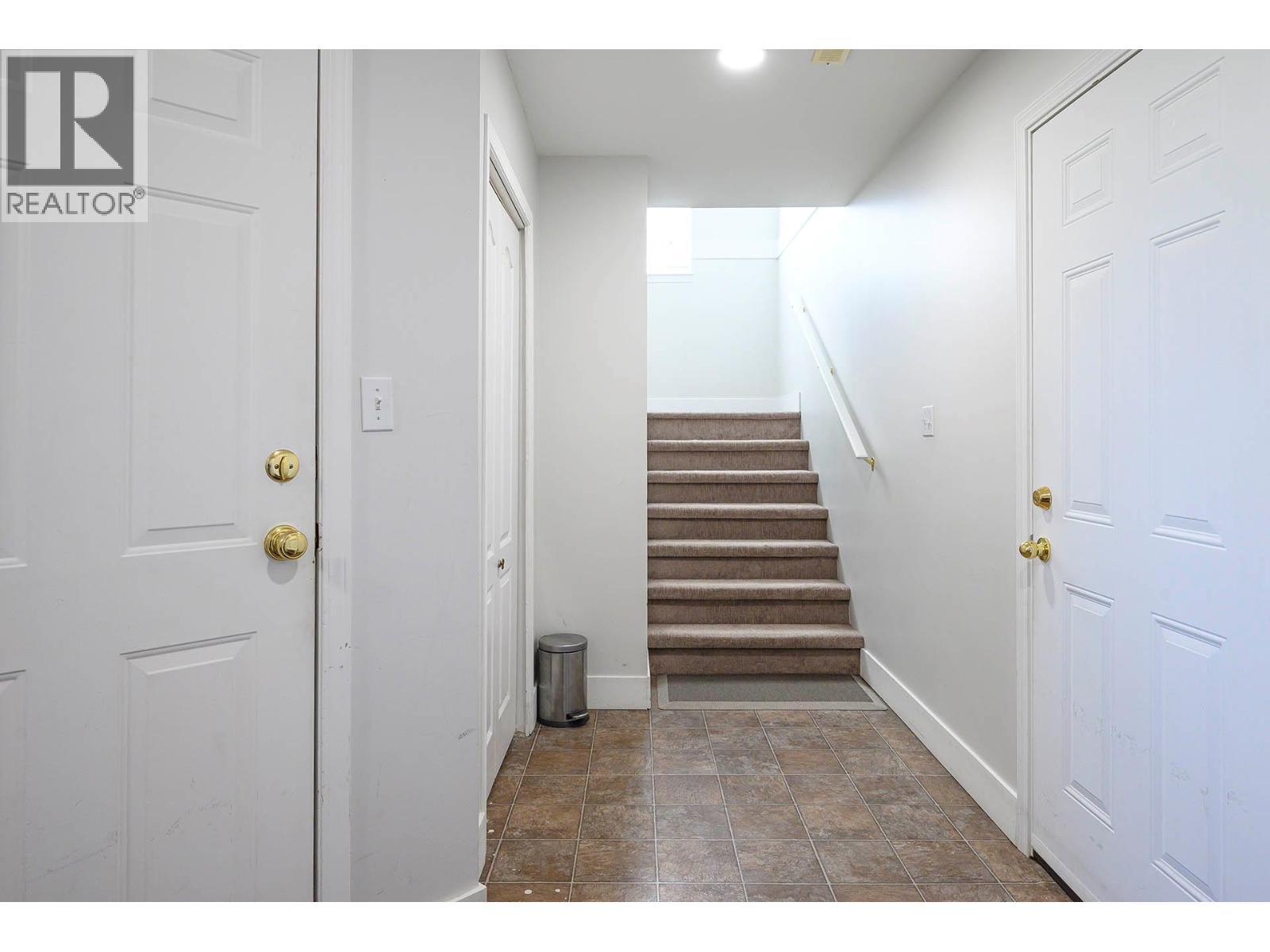 KAMLOOPS, British Columbia, V1S 1W2, CA, 6 Bedrooms Bedrooms, ,4 BathroomsBathrooms,Residential,For Sale,1950563