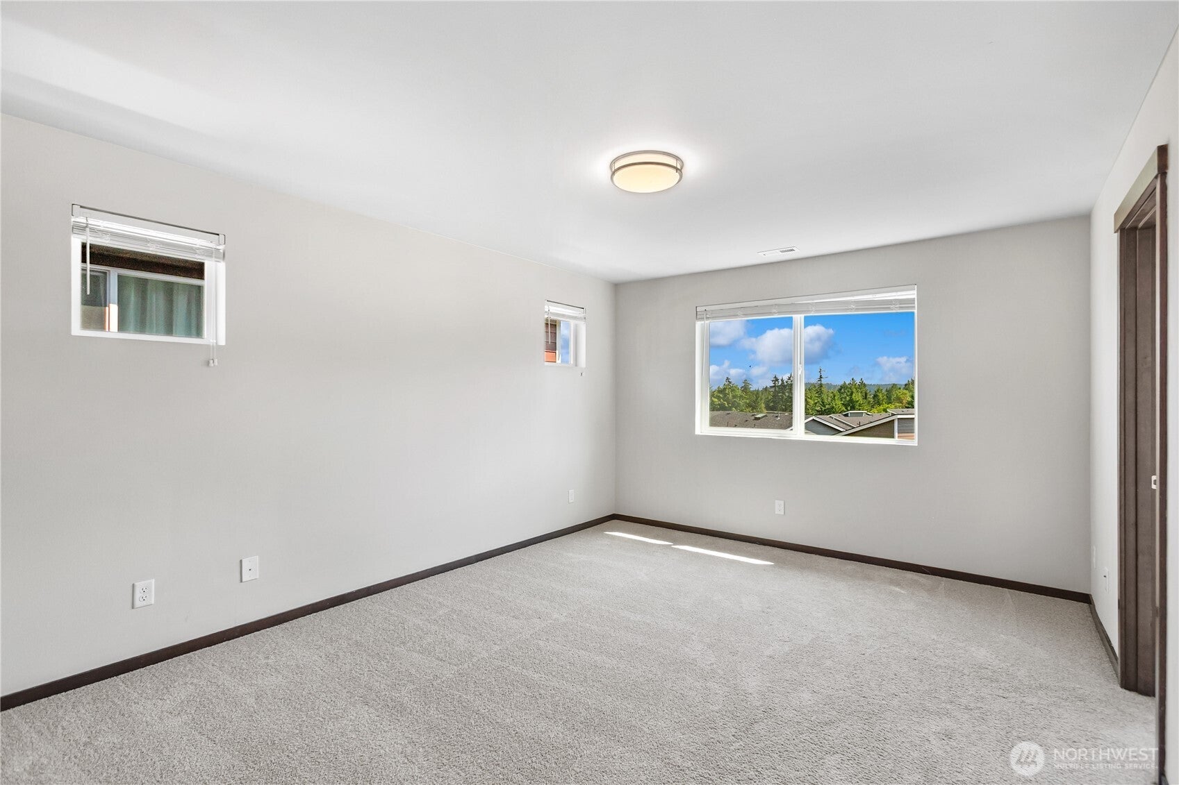 Bremerton, Washington, 98312, United States, 5 Bedrooms Bedrooms, ,2 BathroomsBathrooms,Residential,For Sale,1900860