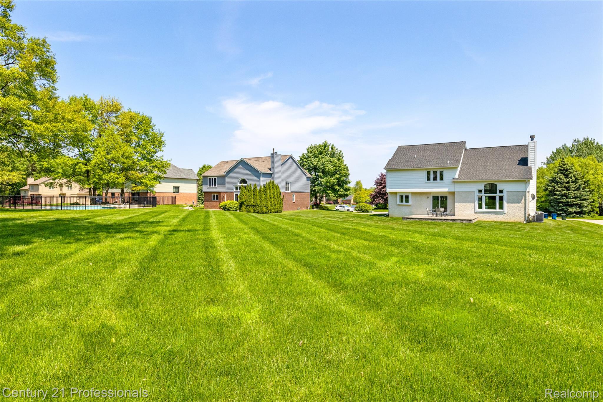 LakeOrion, Michigan, 48359, United States, 4 Bedrooms Bedrooms, ,3 BathroomsBathrooms,Residential,For Sale,1905750