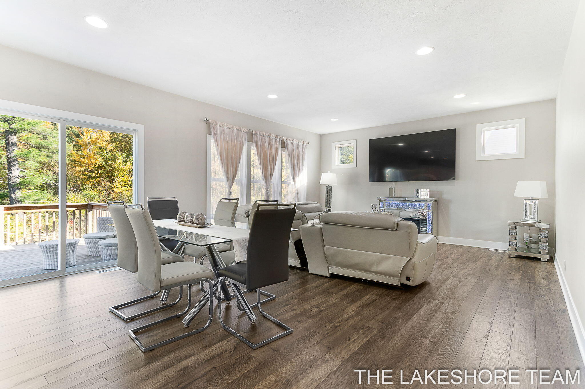 Holland, Michigan, 49424, United States, 5 Bedrooms Bedrooms, ,4 BathroomsBathrooms,Residential,For Sale,1973082