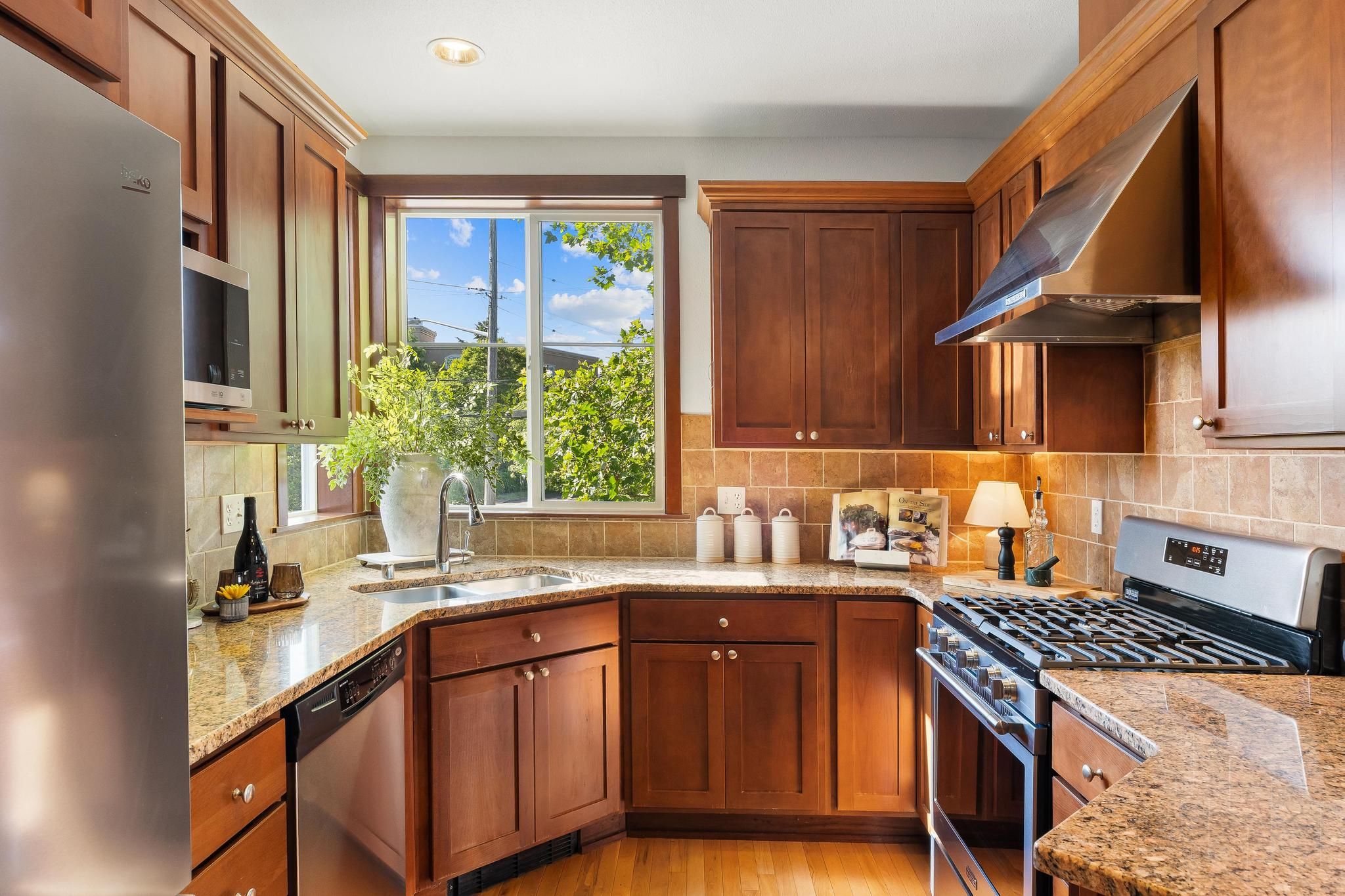 2400 West Boston St, Seattle, WA 98199 - 物件實景