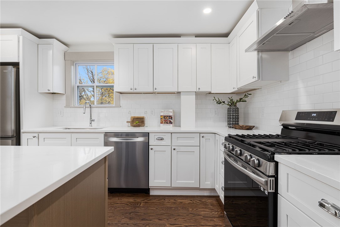 Providence, Rhode Island, 02906, United States, 4 Bedrooms Bedrooms, ,3 BathroomsBathrooms,Residential,For Sale,2000576