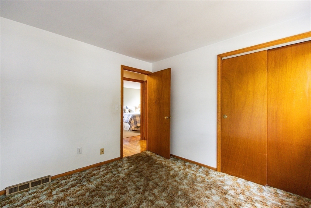 Stoughton, Massachusetts, 02072, United States, 4 Bedrooms Bedrooms, ,2 BathroomsBathrooms,Residential,For Sale,1976018