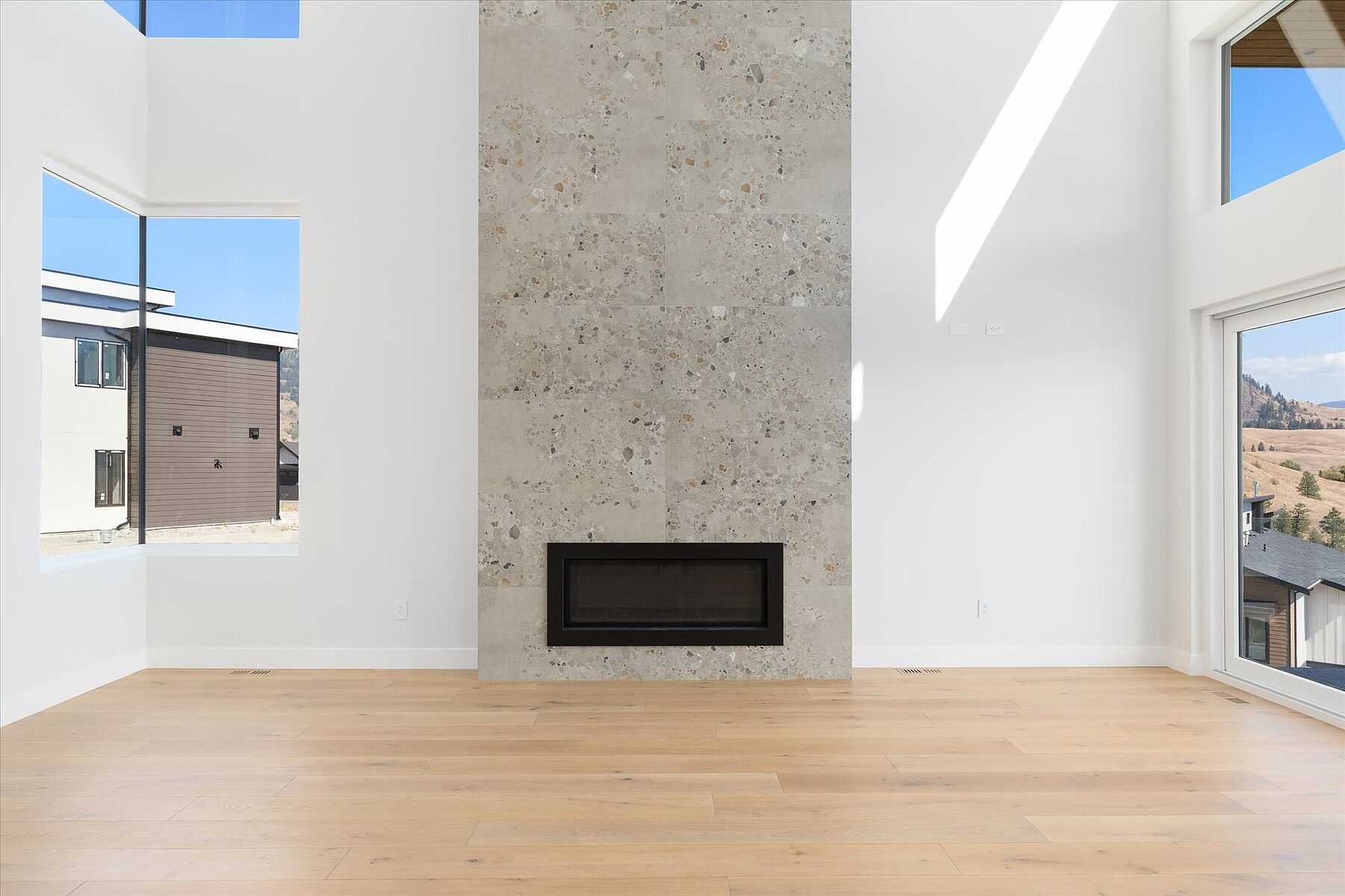  Spacious Modern Build - 物件實景