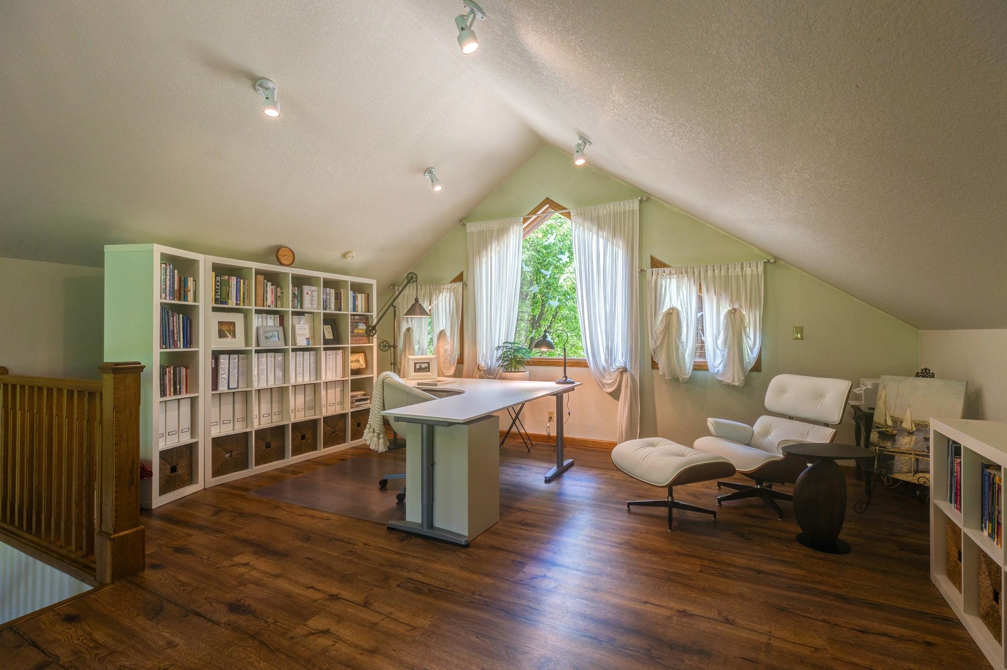 Abilene, Kansas, 67410, United States, 4 Bedrooms Bedrooms, ,4 BathroomsBathrooms,Residential,For Sale,1817702
