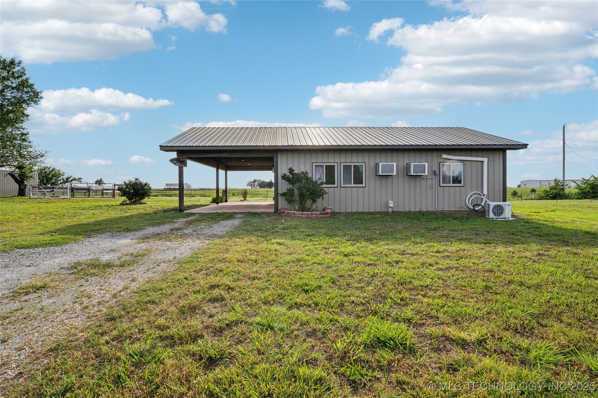 Cushing, Oklahoma, 74023, United States, 1 Bedroom Bedrooms, ,2 BathroomsBathrooms,Residential,For Sale,1840367