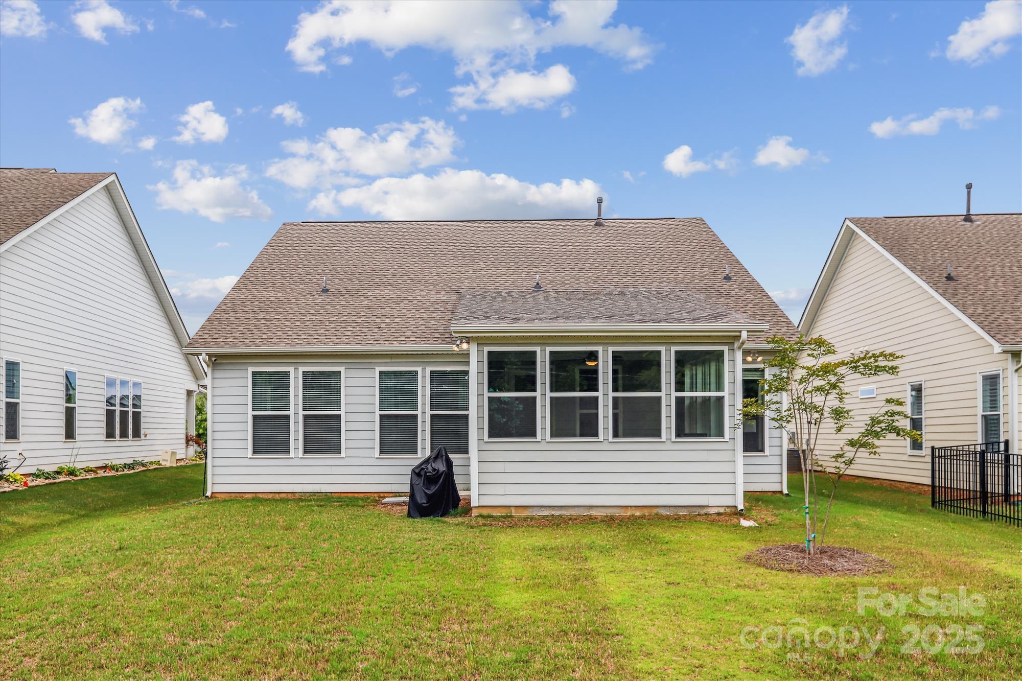 Charlotte, North Carolina, 28215, United States, 2 Bedrooms Bedrooms, ,2 BathroomsBathrooms,Residential,For Sale,1933385