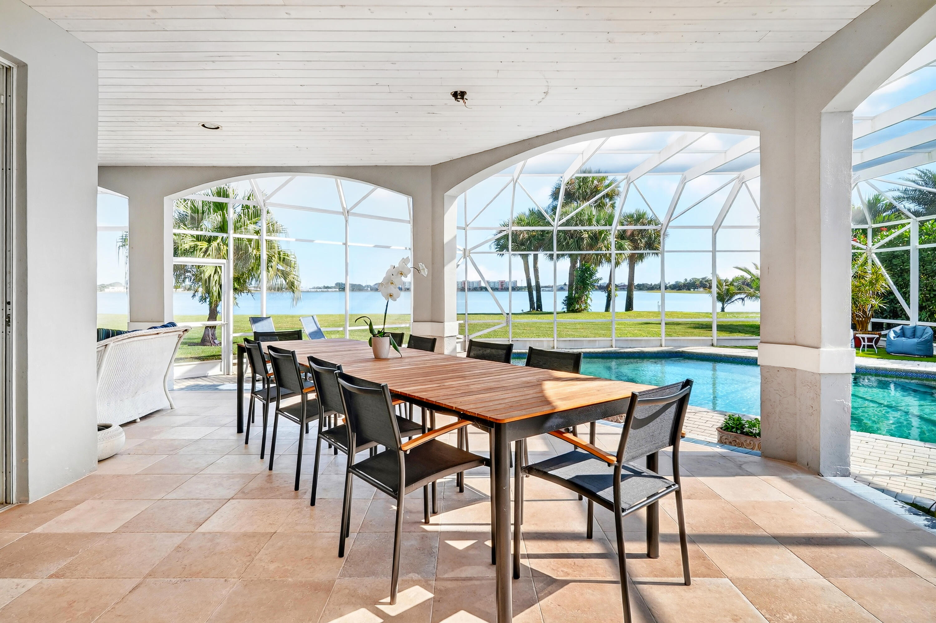 West Palm Beach, Florida, 33401, United States, 4 Bedrooms Bedrooms, ,5 BathroomsBathrooms,Residential,For Sale,2002916