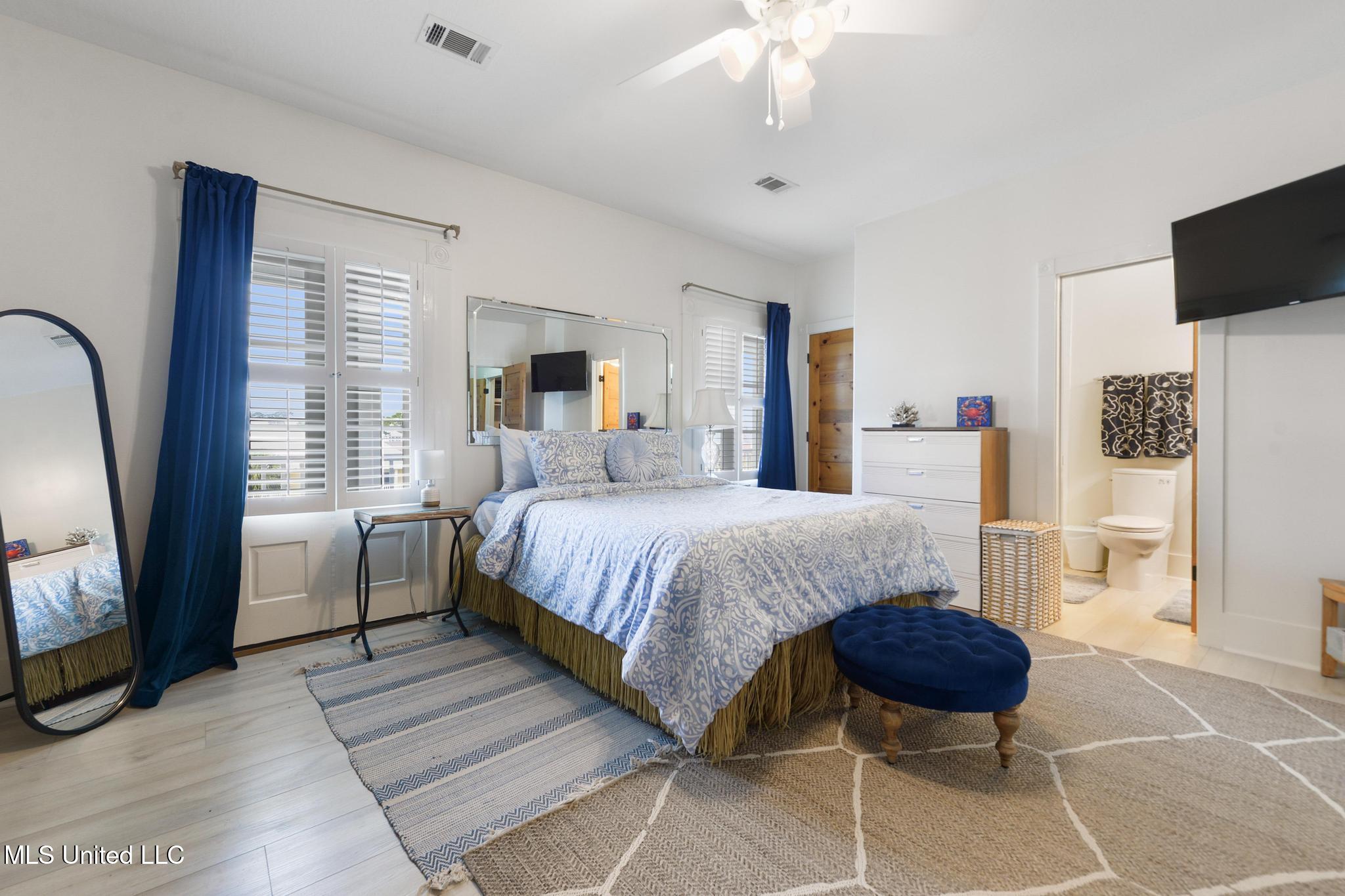 Pass Christian, Mississippi, 39571, United States, 5 Bedrooms Bedrooms, ,7 BathroomsBathrooms,Residential,For Sale,1989157