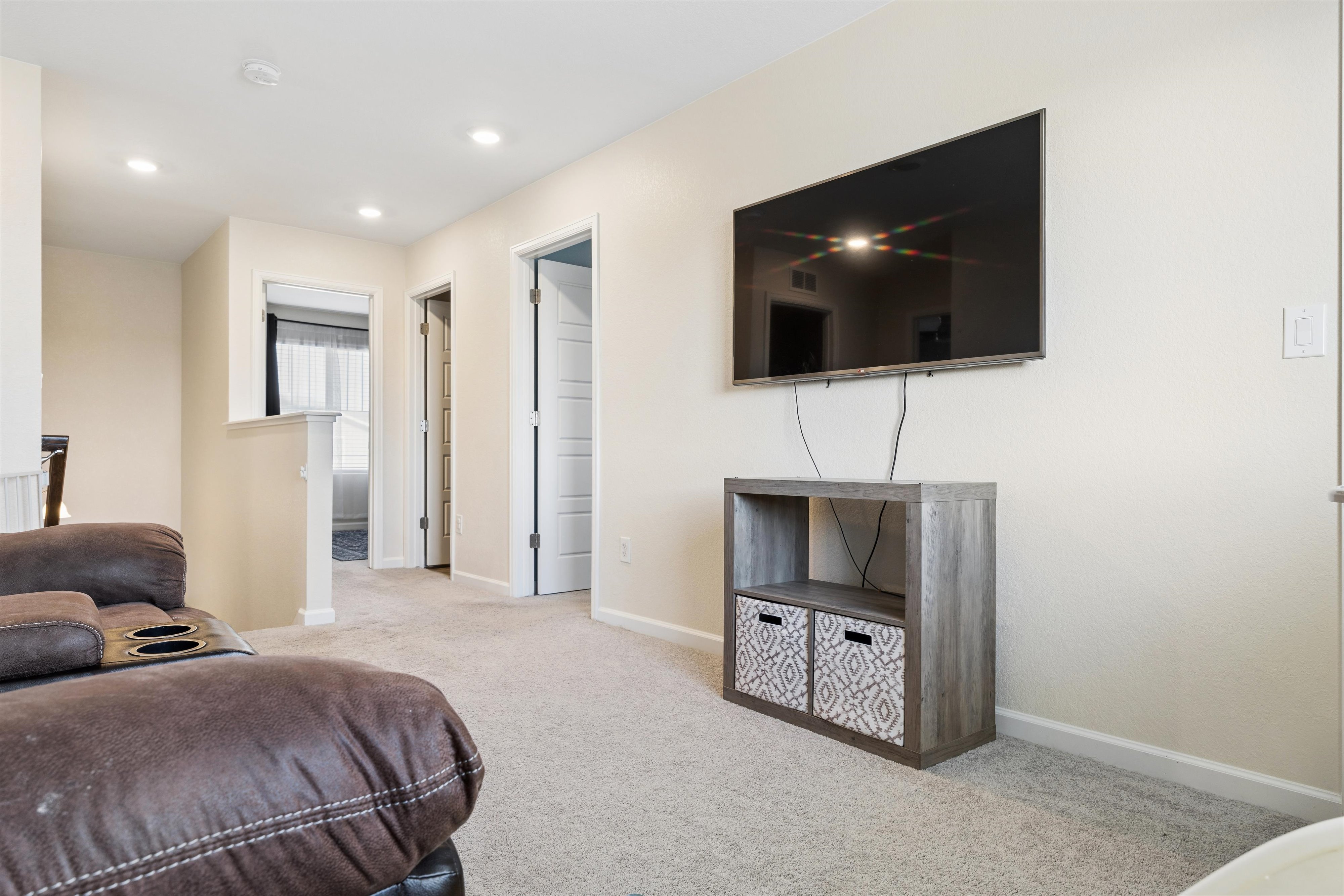  Elevated Living In Crystal Valley With This Beautiful 3-Bed Home Plus Office - 物件實景