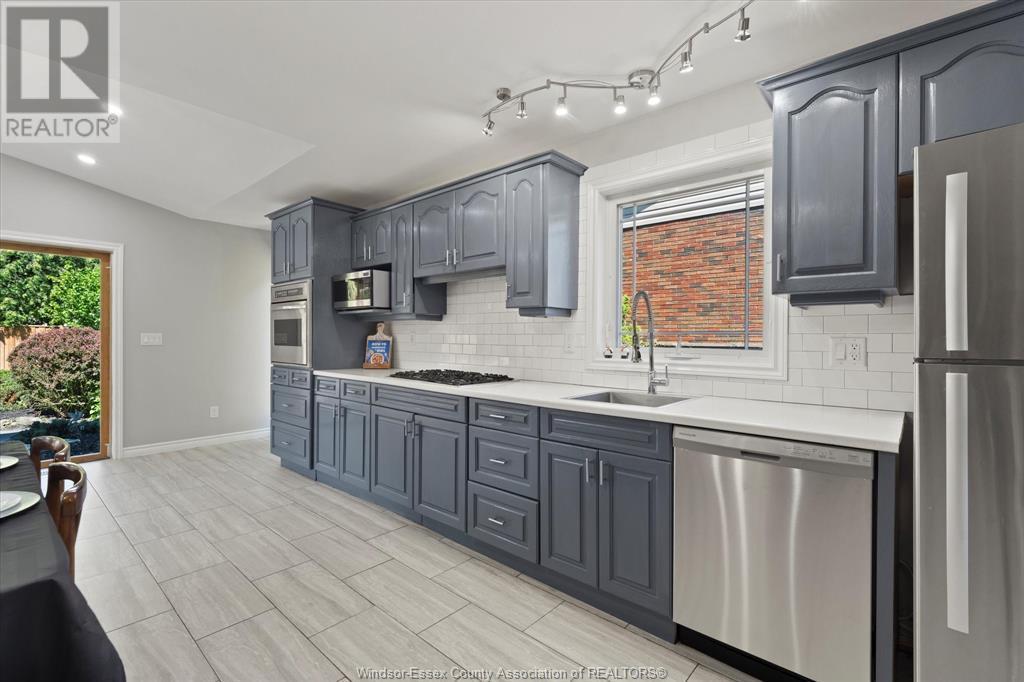 WINDSOR, Ontario, N8P 1C1, CA, 3 Bedrooms Bedrooms, ,2 BathroomsBathrooms,Residential,For Sale,1882295