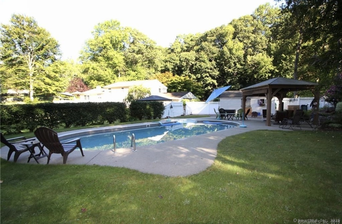 Monroe, Connecticut, 06468, United States, 4 Bedrooms Bedrooms, ,3 BathroomsBathrooms,Residential,For Sale,1989418