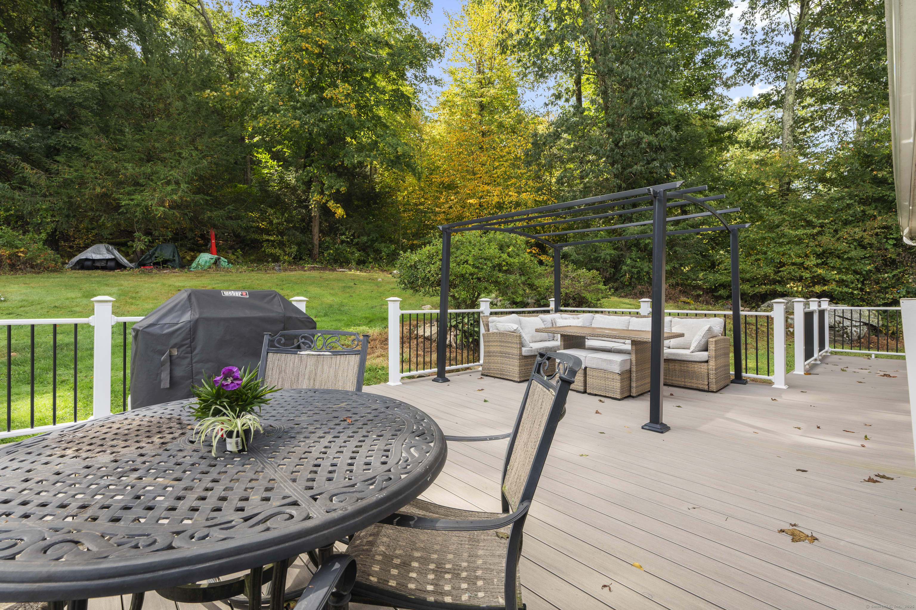 Newtown, Connecticut, 06482, United States, 3 Bedrooms Bedrooms, ,2 BathroomsBathrooms,Residential,For Sale,1962604