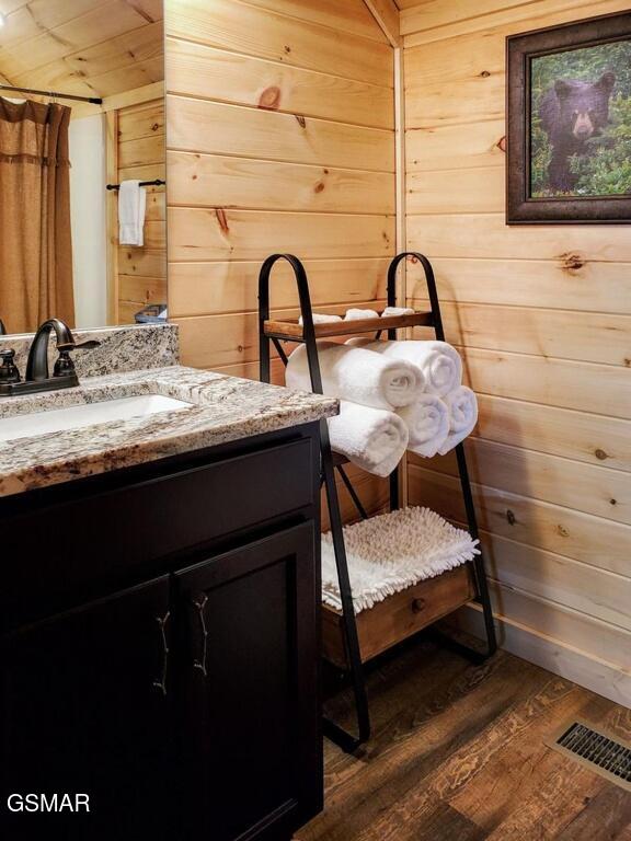 Gatlinburg, Tennessee, 37738, United States, 4 Bedrooms Bedrooms, ,6 BathroomsBathrooms,Residential,For Sale,1976574