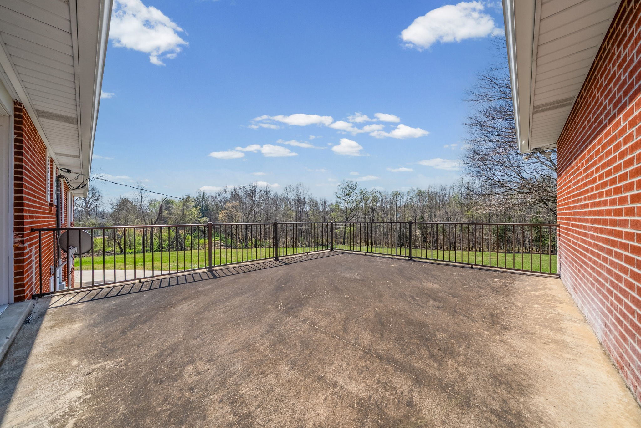 Clarksville, Tennessee, 37040, United States, 2 Bedrooms Bedrooms, ,2 BathroomsBathrooms,Residential,For Sale,2030332